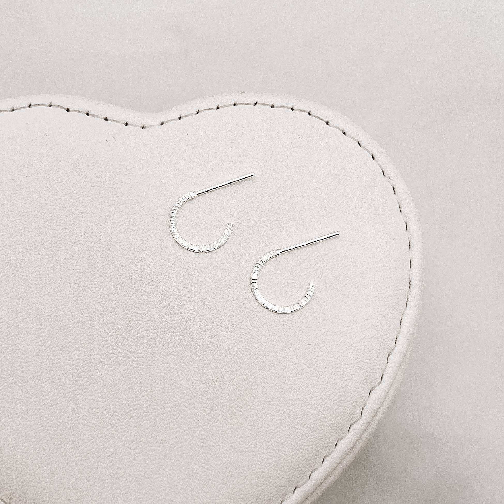 Argola detalhe riscado 12mm tarraxa