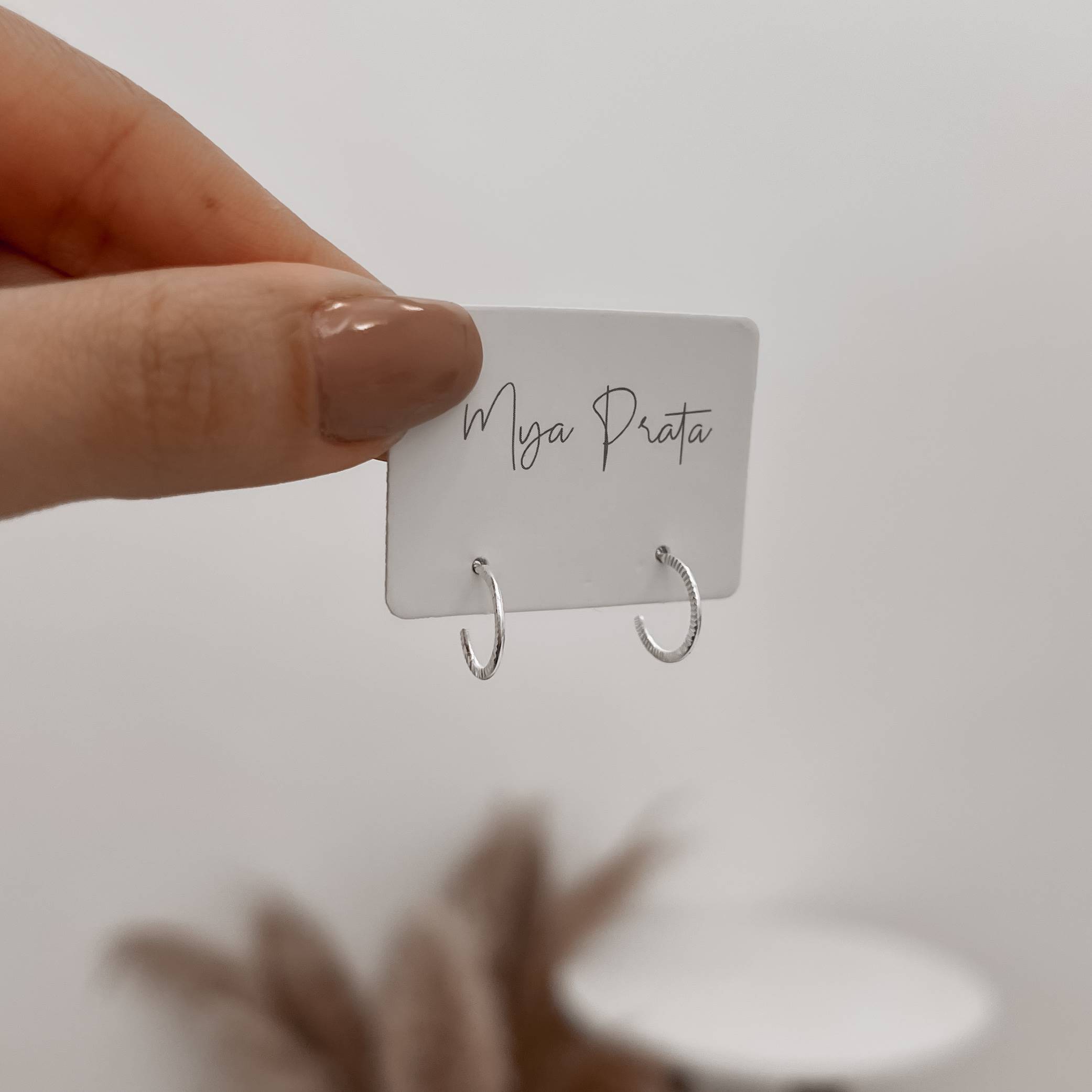 Imagem Secundária Argola detalhe riscado 12mm tarraxa