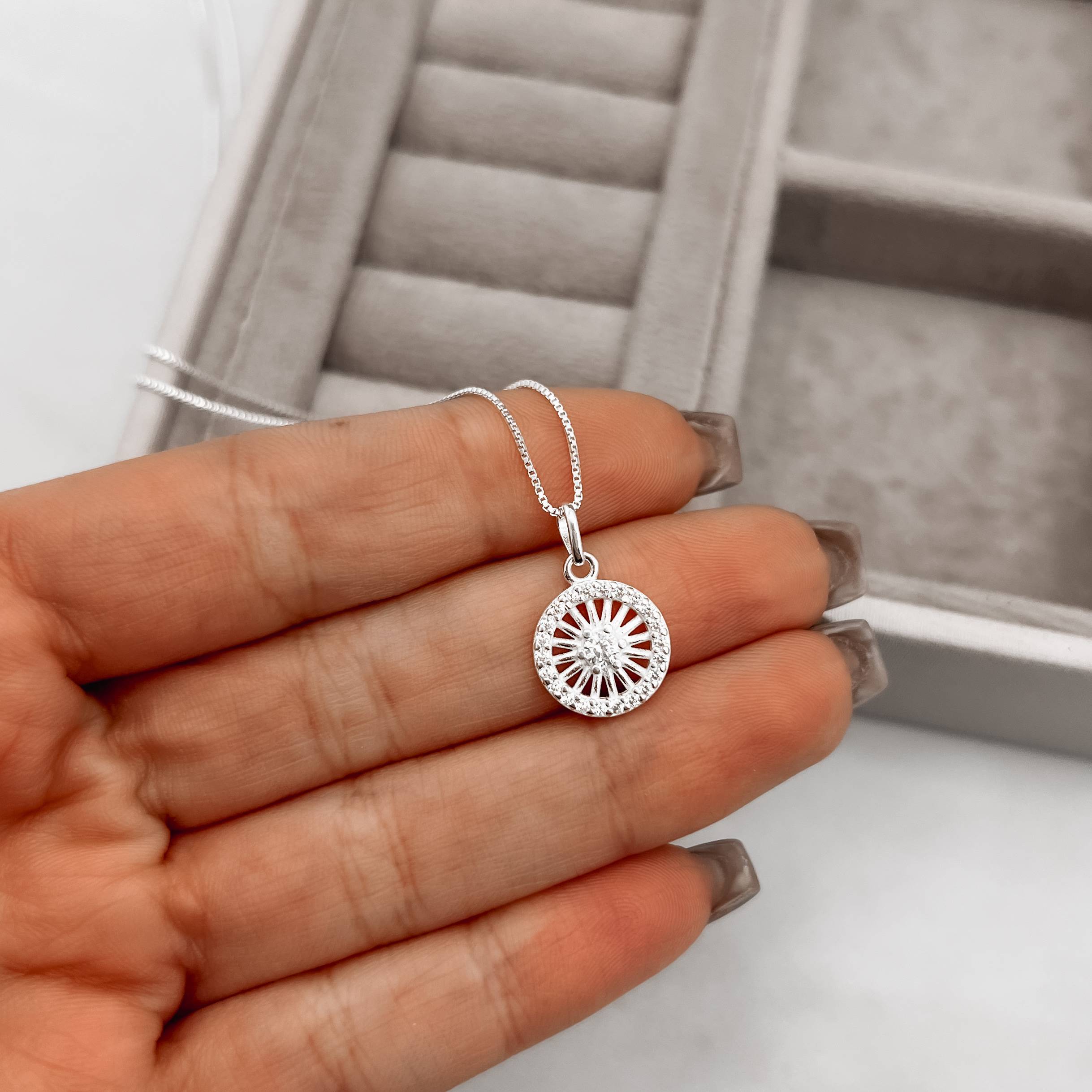 Imagem Colar pingente círculo cravejado vazado 11mm 45cm