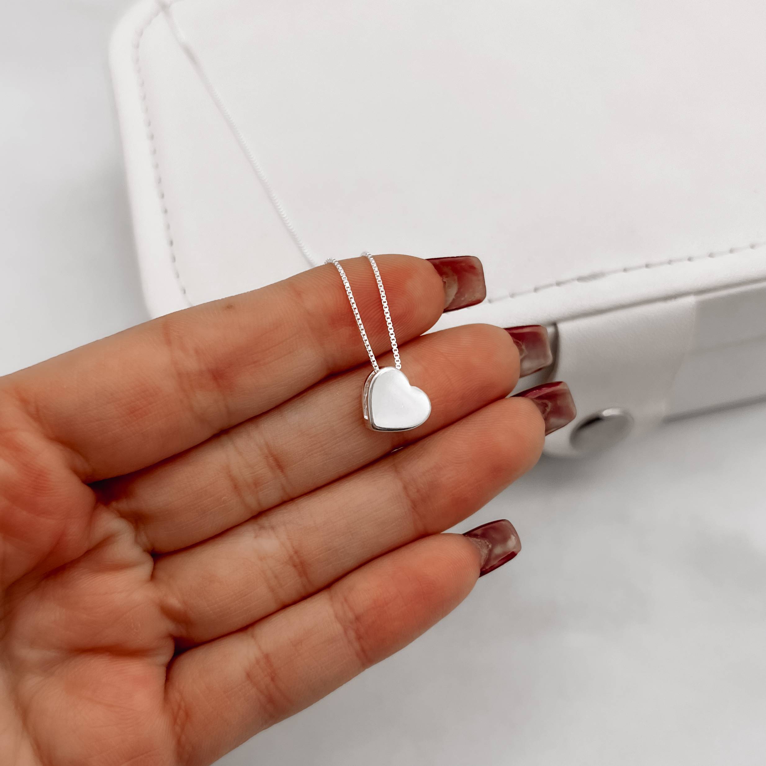 Imagem Secundária Colar coração de lado passante 8mm 45cm