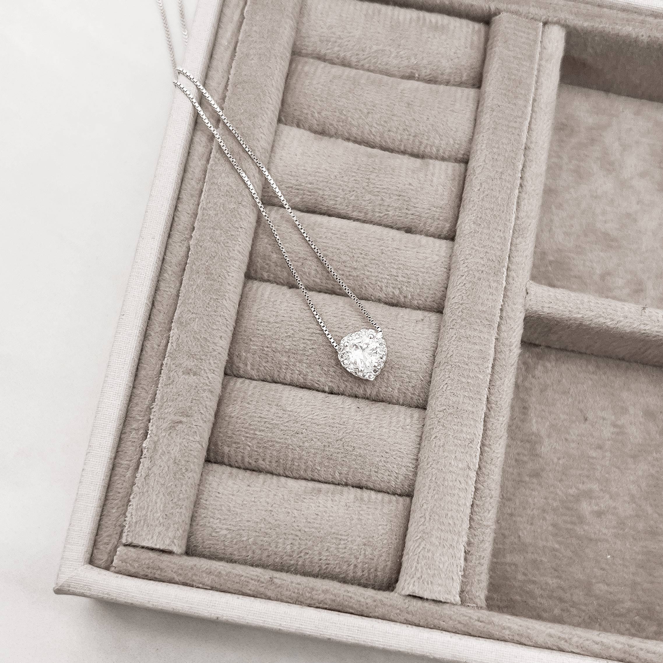 Imagem Secundária Colar coração cravejado com zircônia coração passante 8mm 45cm