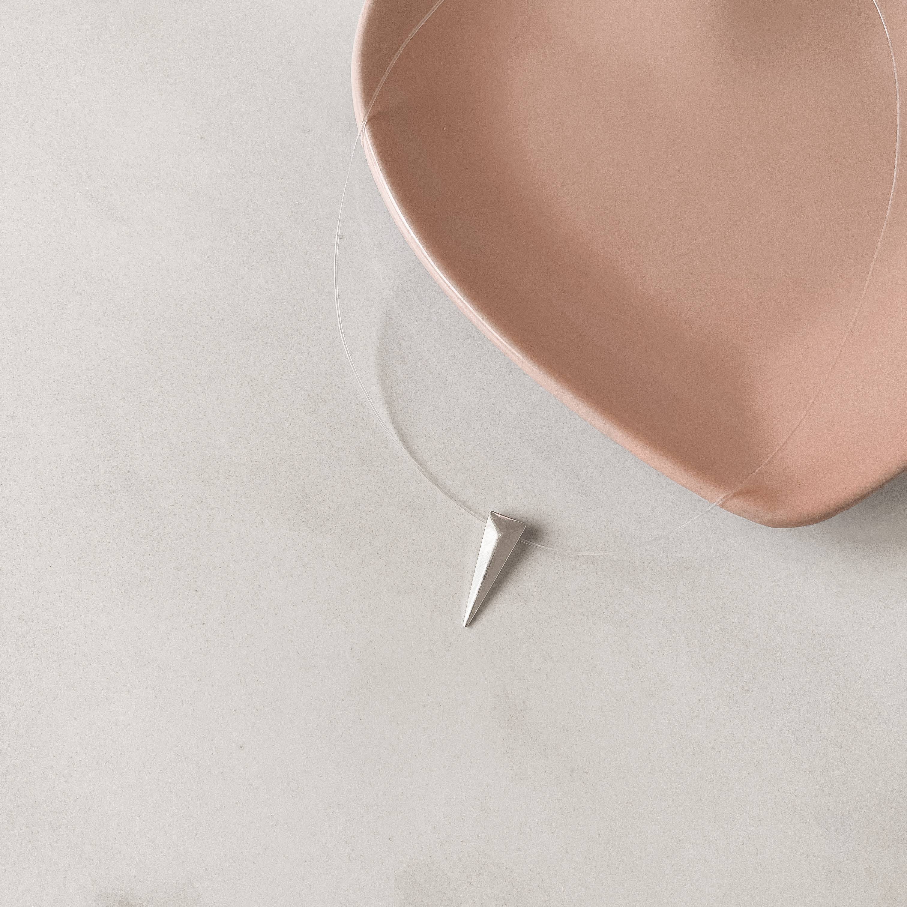 Imagem Colar nylon triângulo isósceles 35cm + alongadora