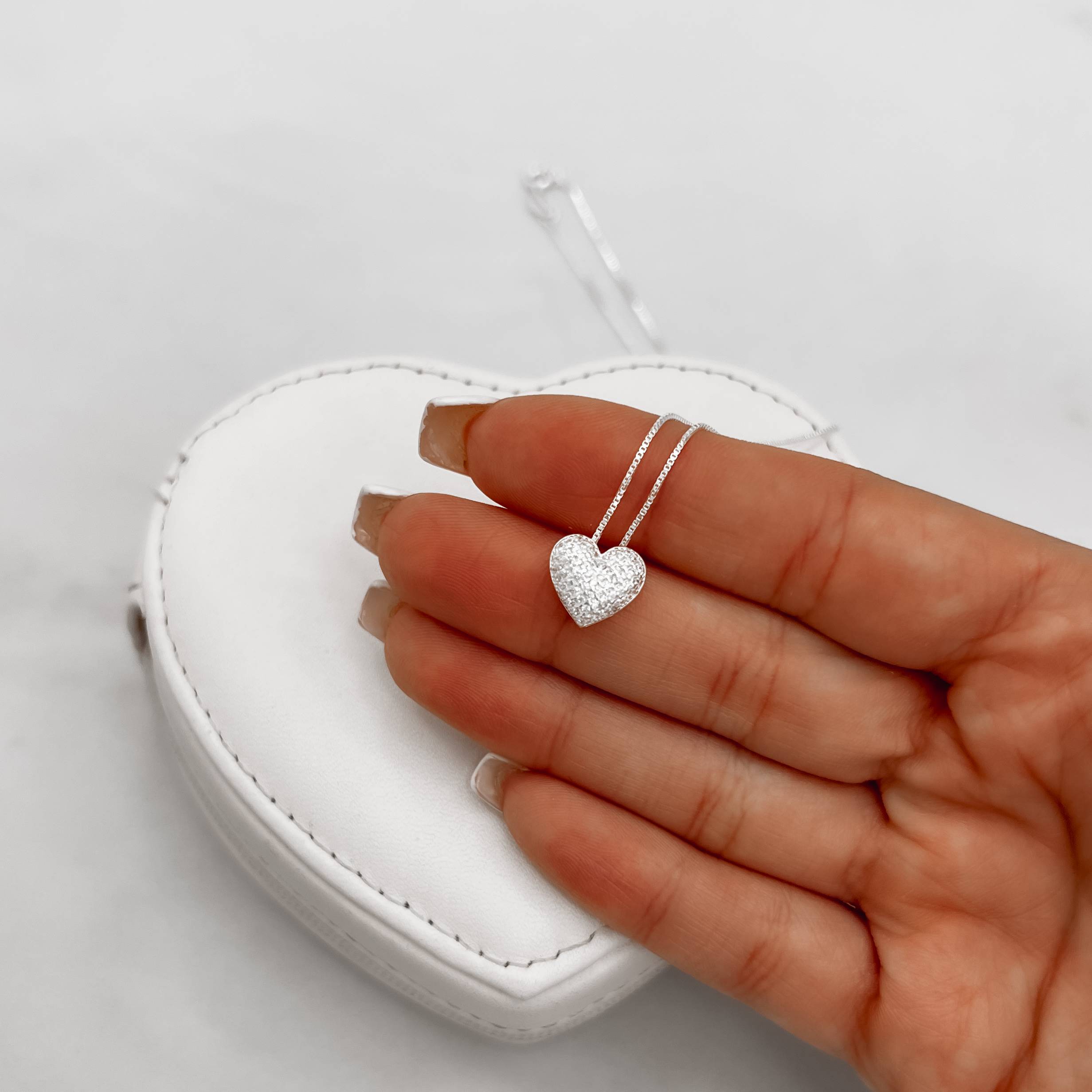 Imagem Secundária Colar coração cravejado 9mm 40cm