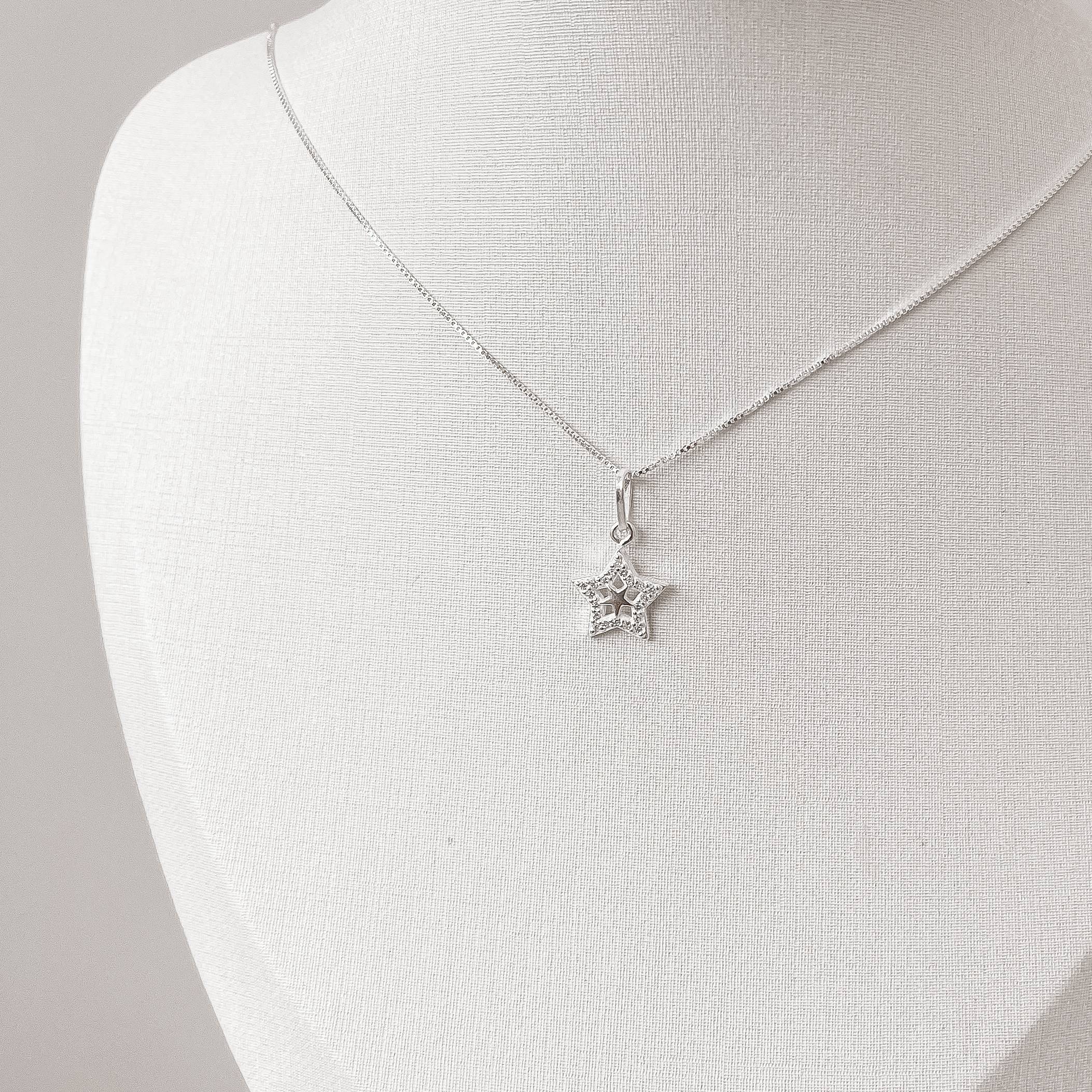 Colar pingente estrelas lisa e cravejada 11mm 45cm