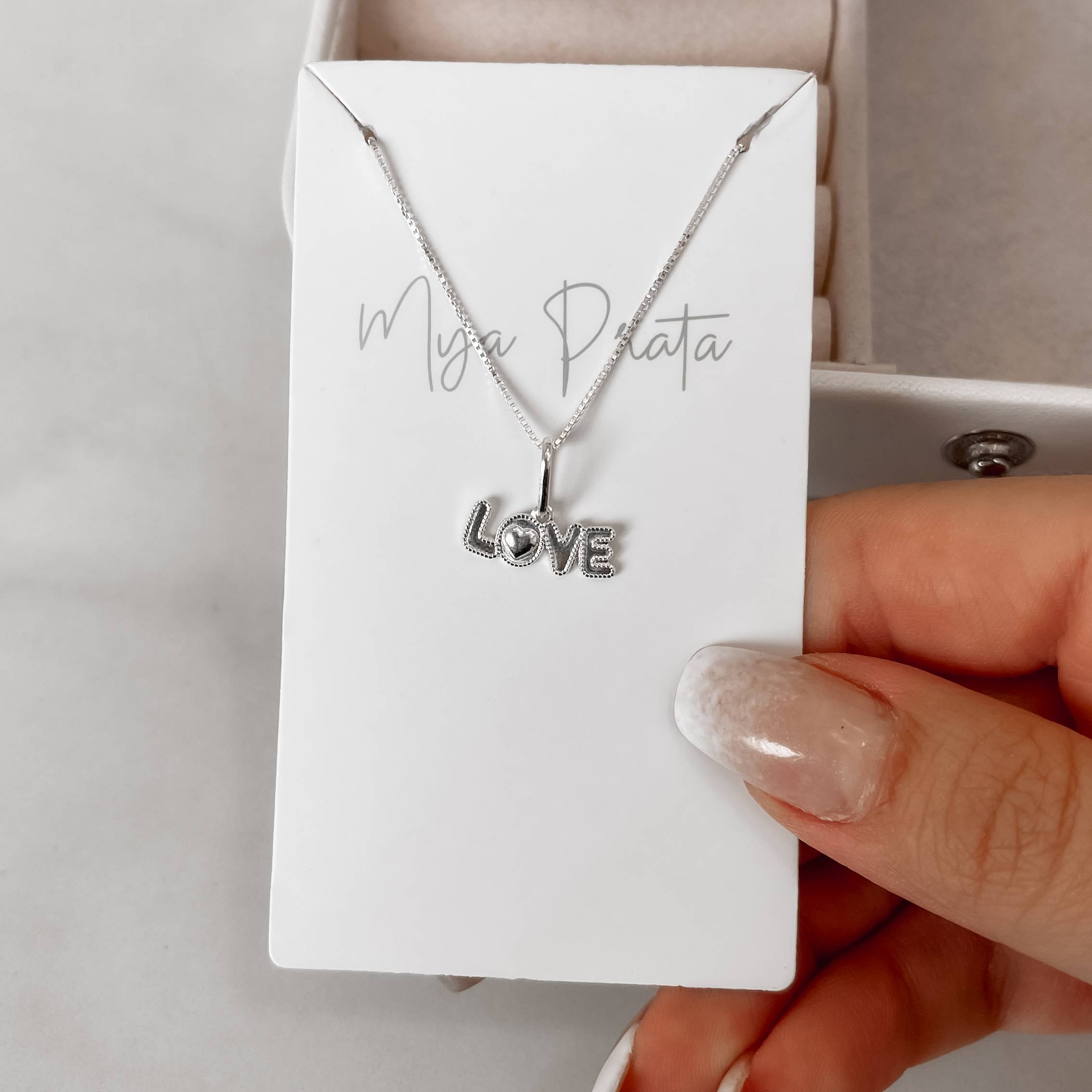 Imagem Colar pingente love desenhado 15mm 45cm