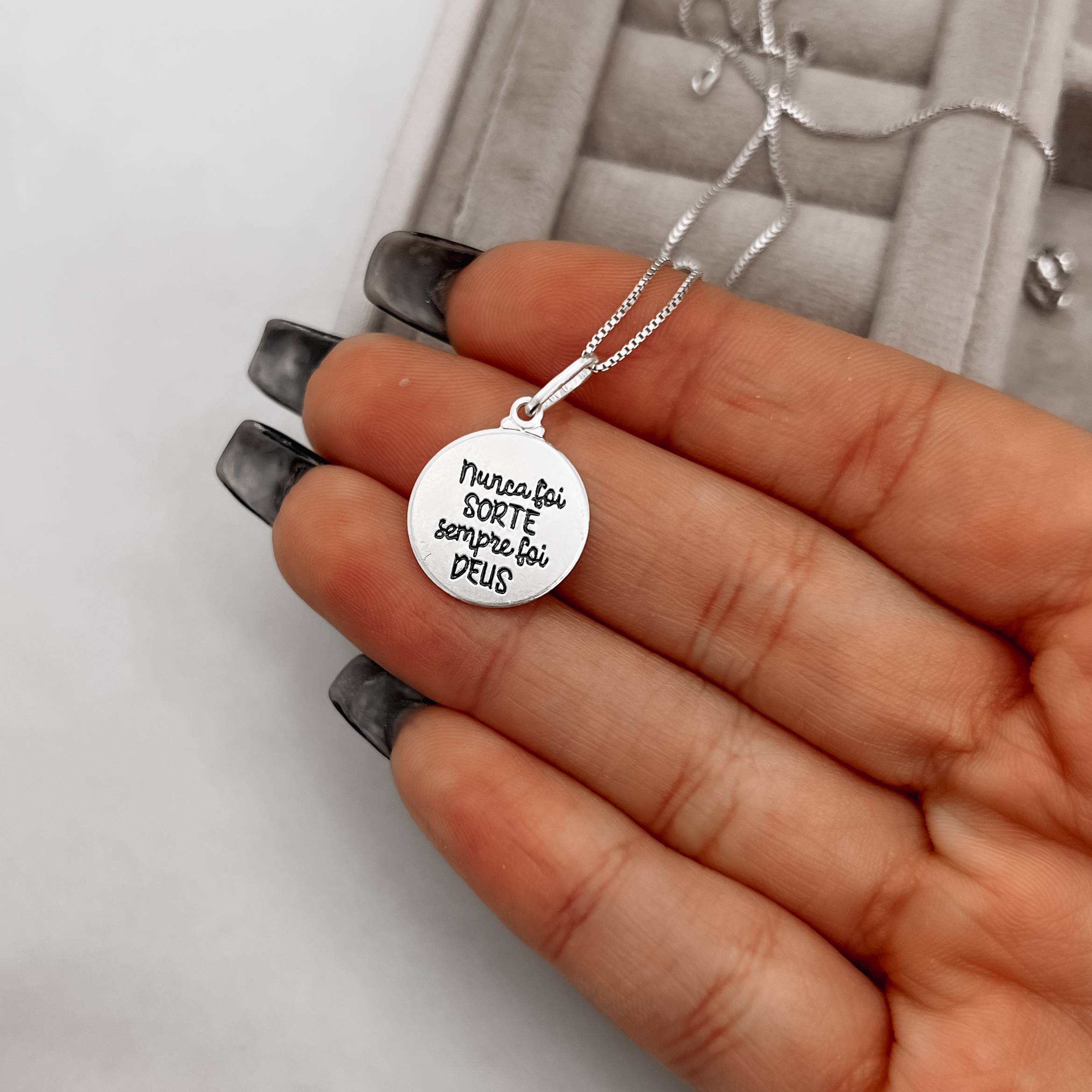 Imagem Colar pingente medalha nunca foi sorte sempre foi Deus 15mm 45cm