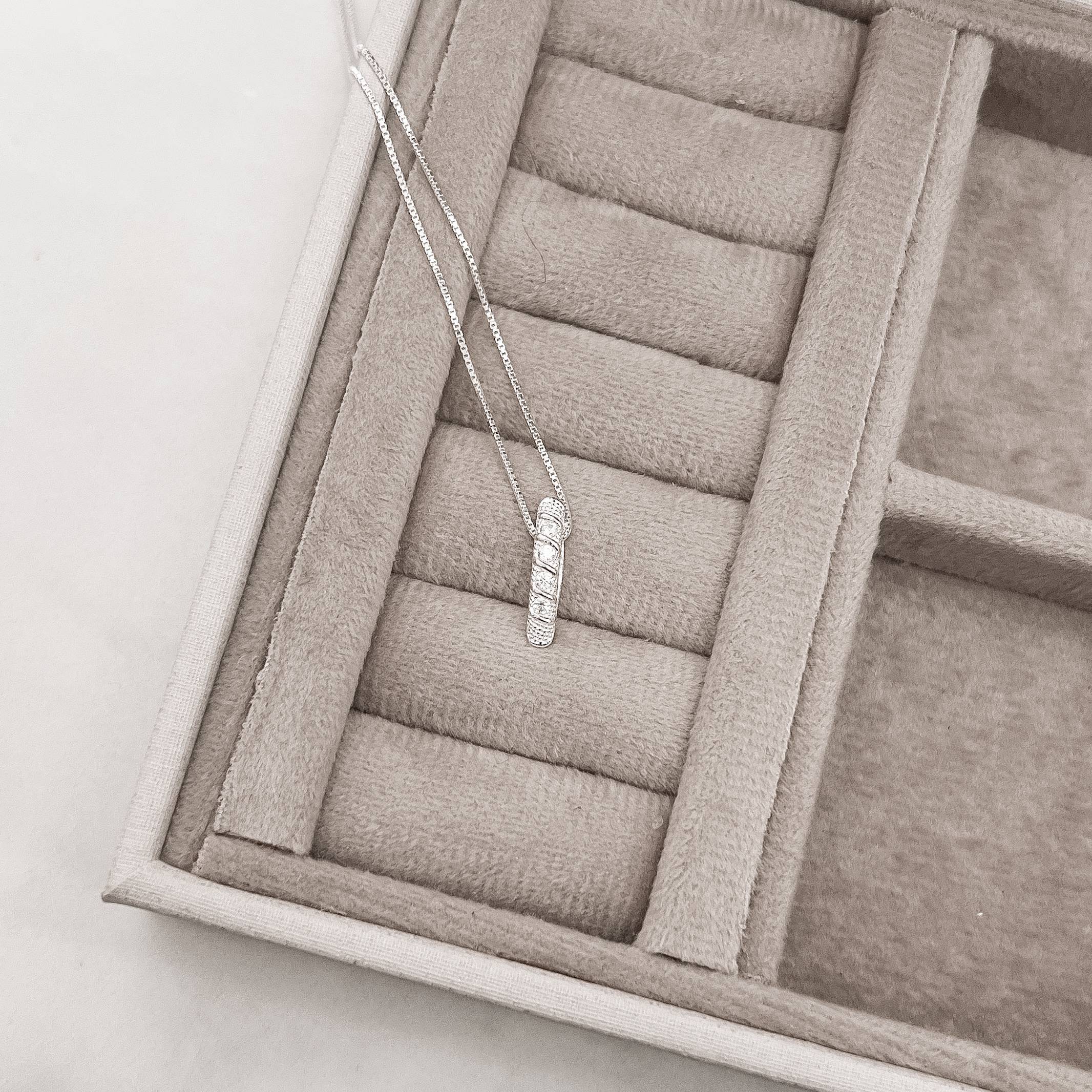 Imagem Colar palito trabalhado cravejado 15mm 45cm