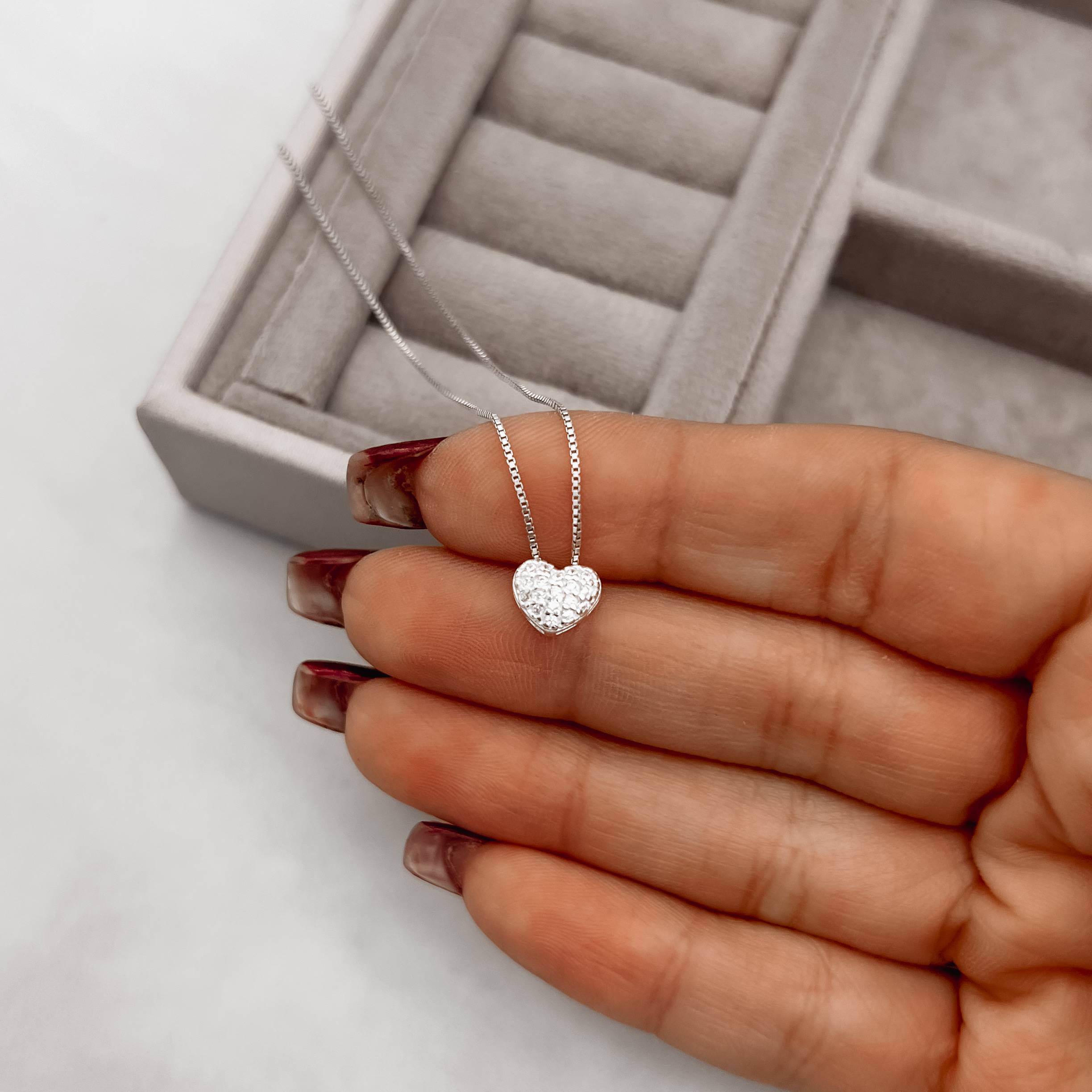 Imagem Colar coração cravejado passante 8mm 40cm