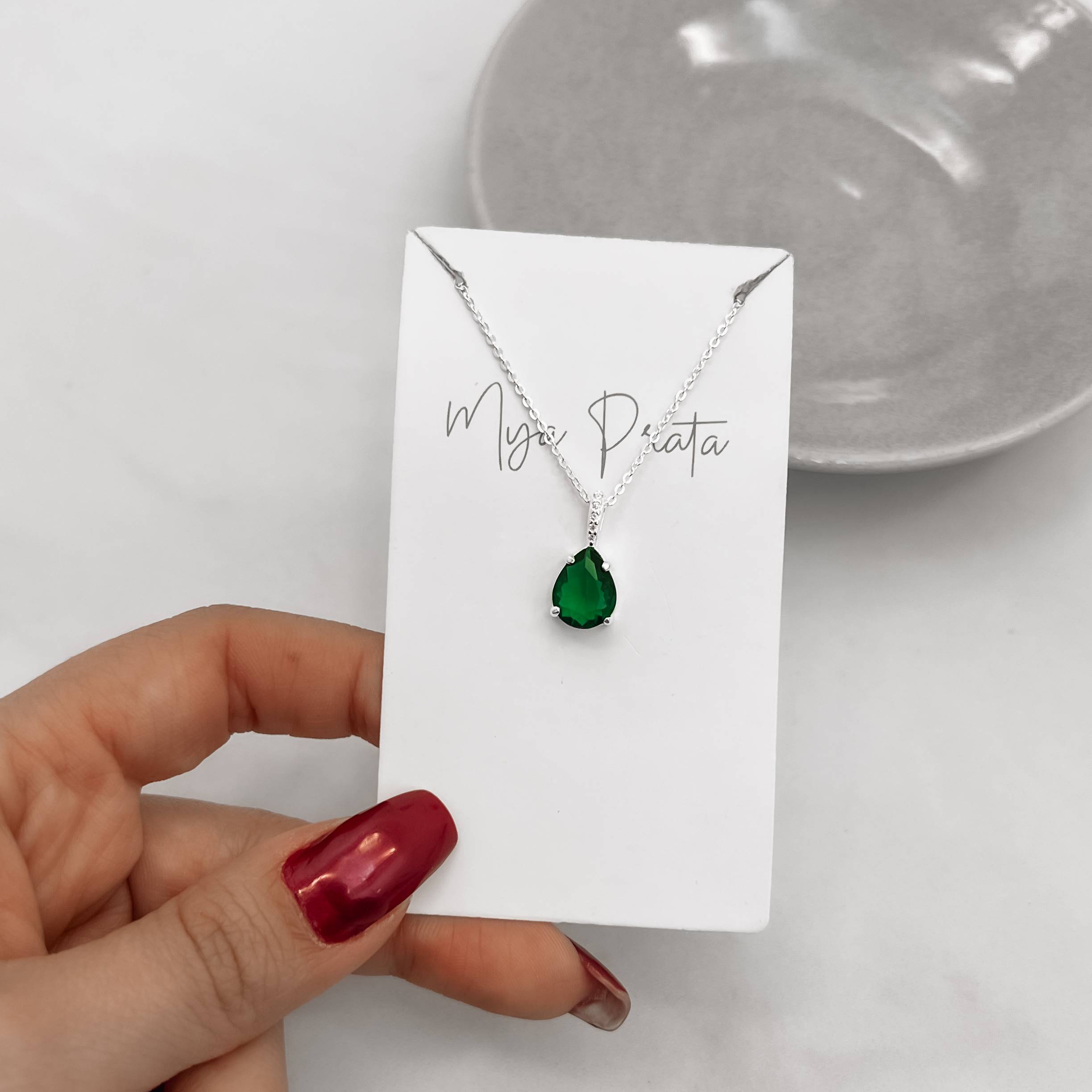 Imagem Colar pingente zircônia gota esmeralda 10x8mm elo cravejado corrente cadeadinho 45cm