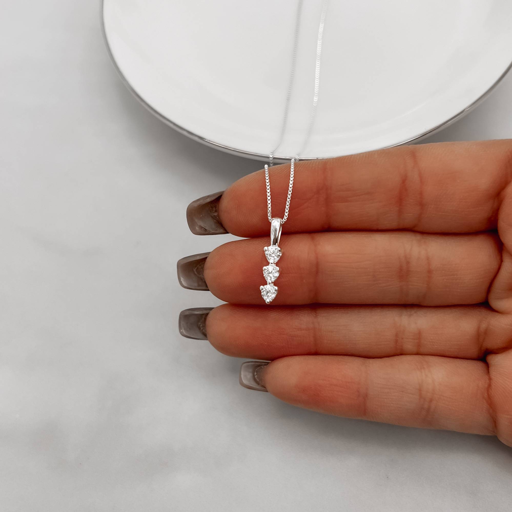 Colar pingente 3 zircônias 12mm 45cm