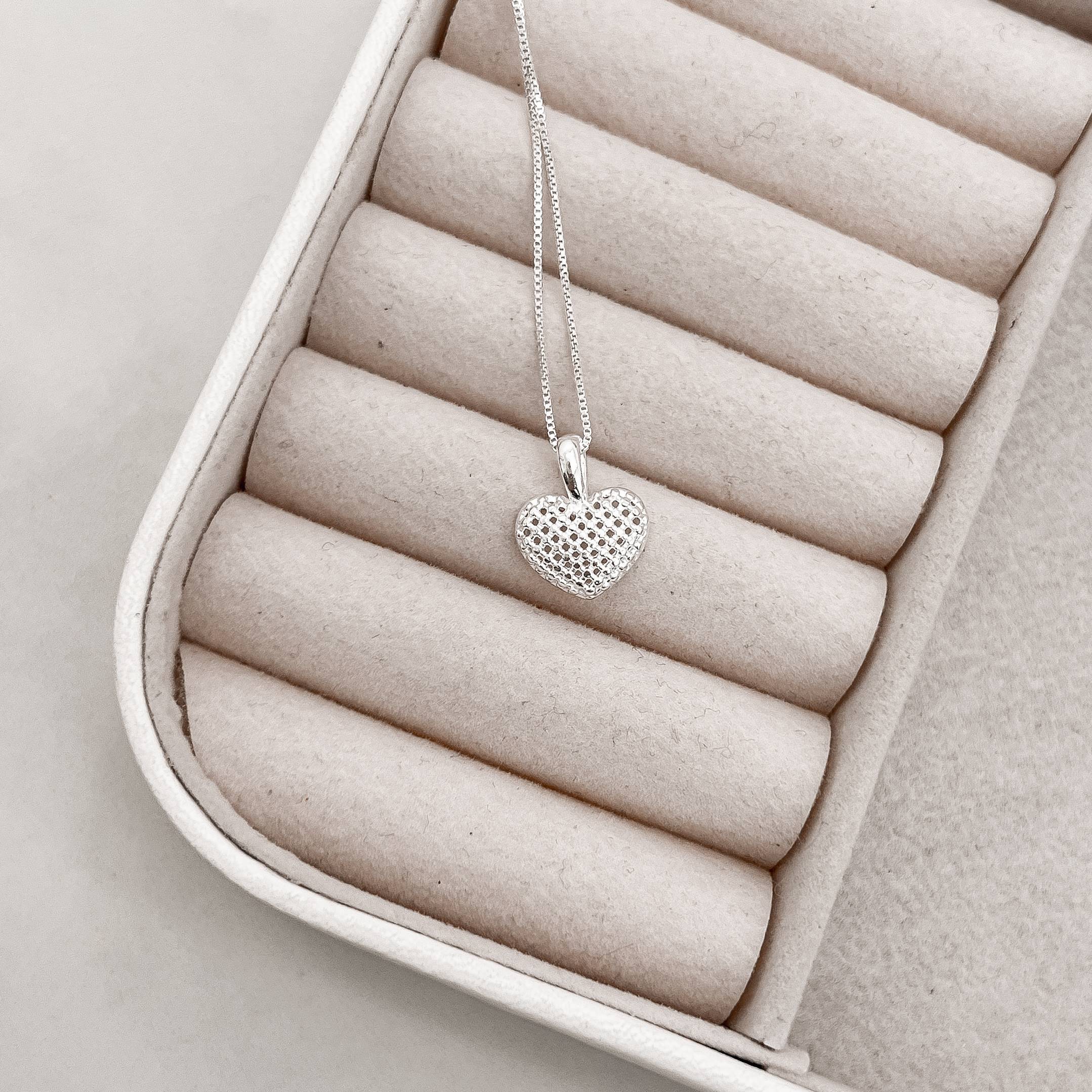 Imagem Secundária Colar coração rendado trabalhado 12mm 45cm