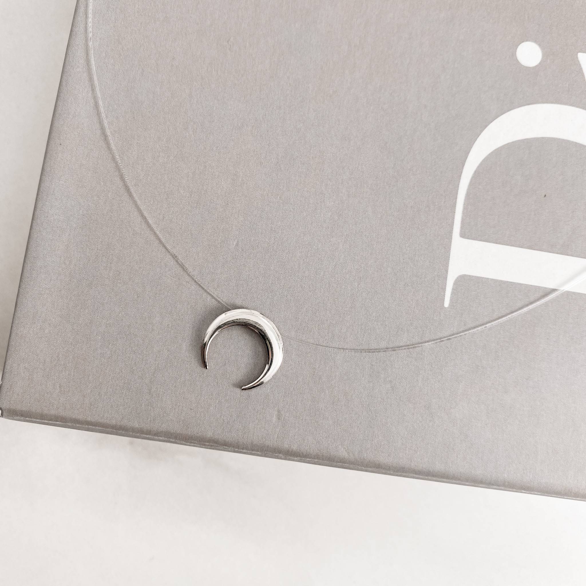 Imagem Colar nylon lua invertida 40cm