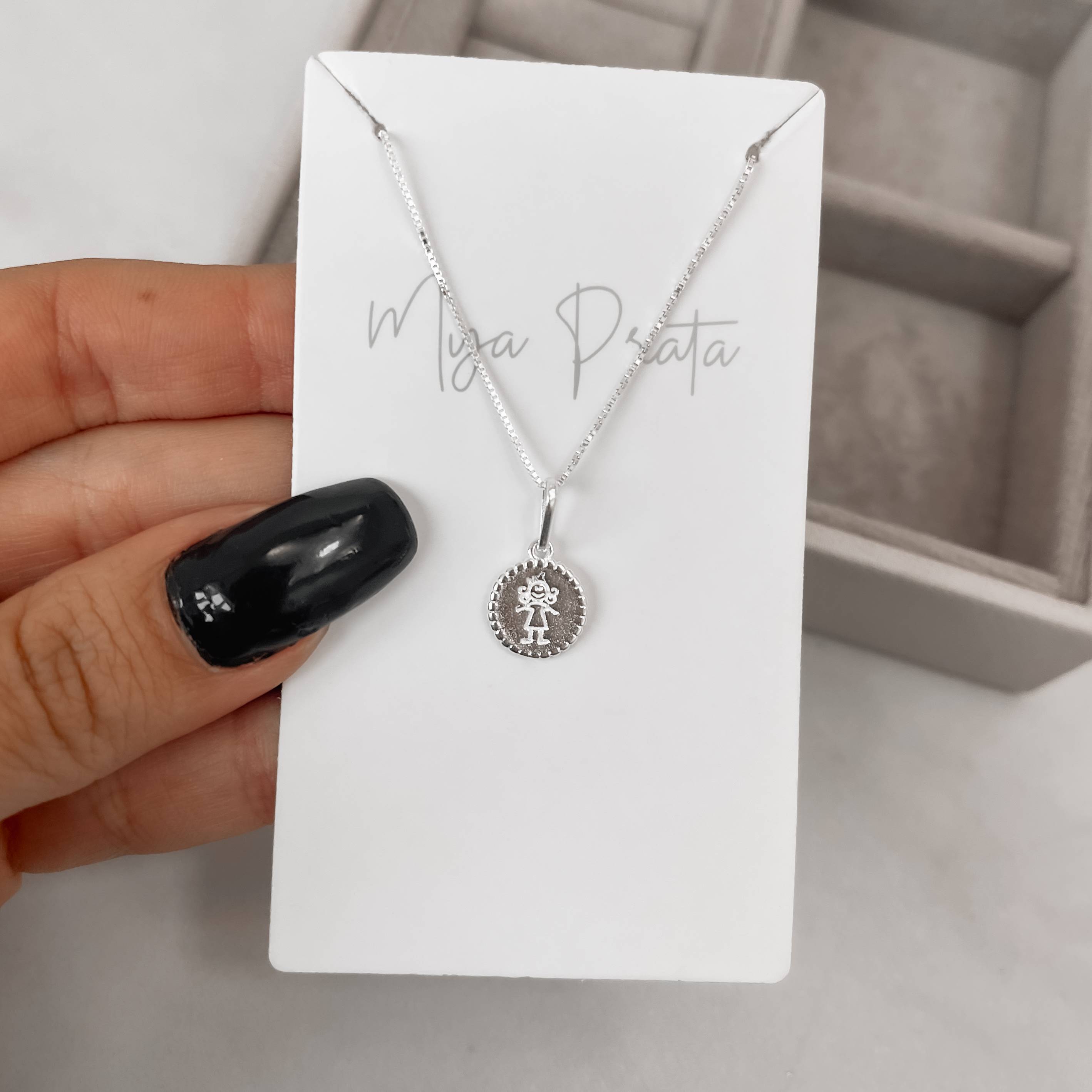 Imagem Colar pingente medalha menina 10mm 40cm