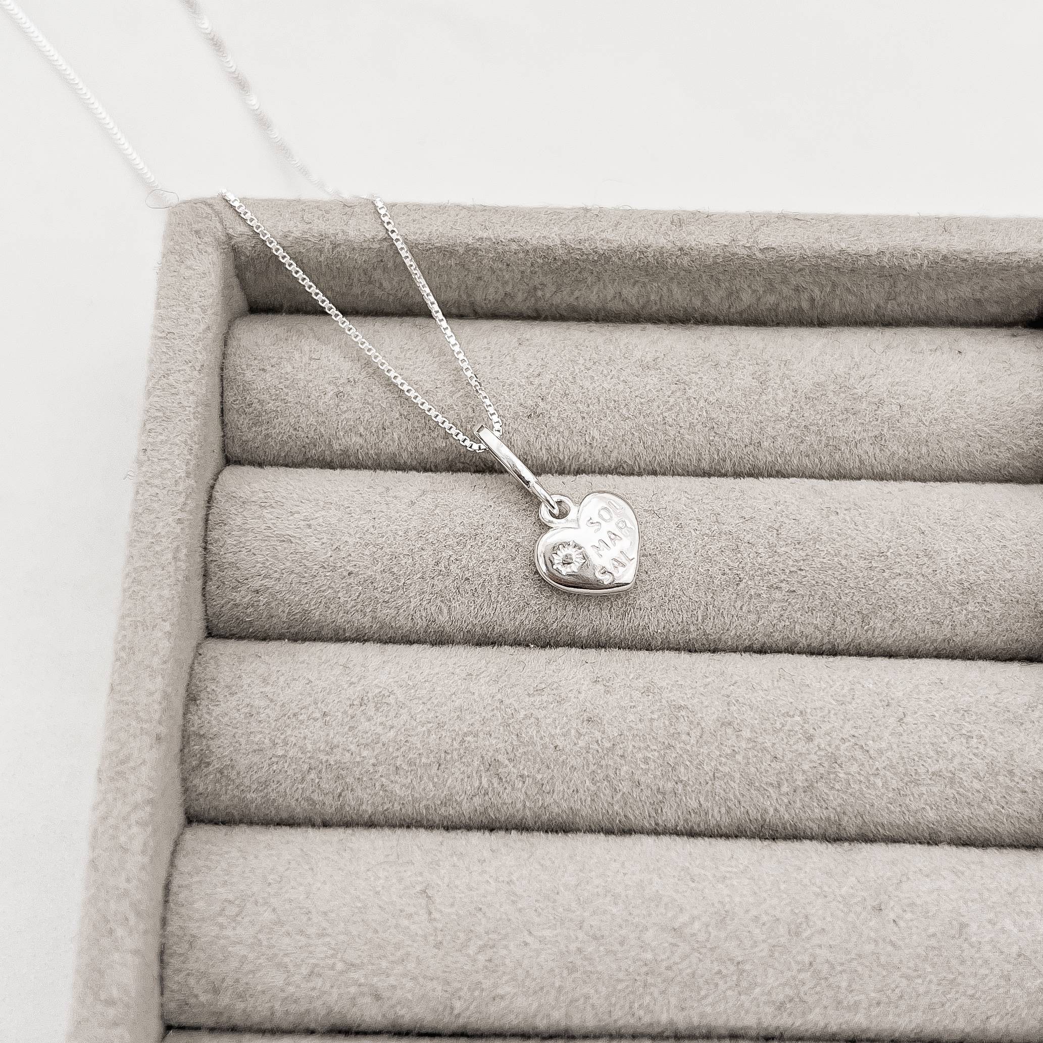 Imagem Secundária Colar pingente coração sol mar e sal 9mm 45cm