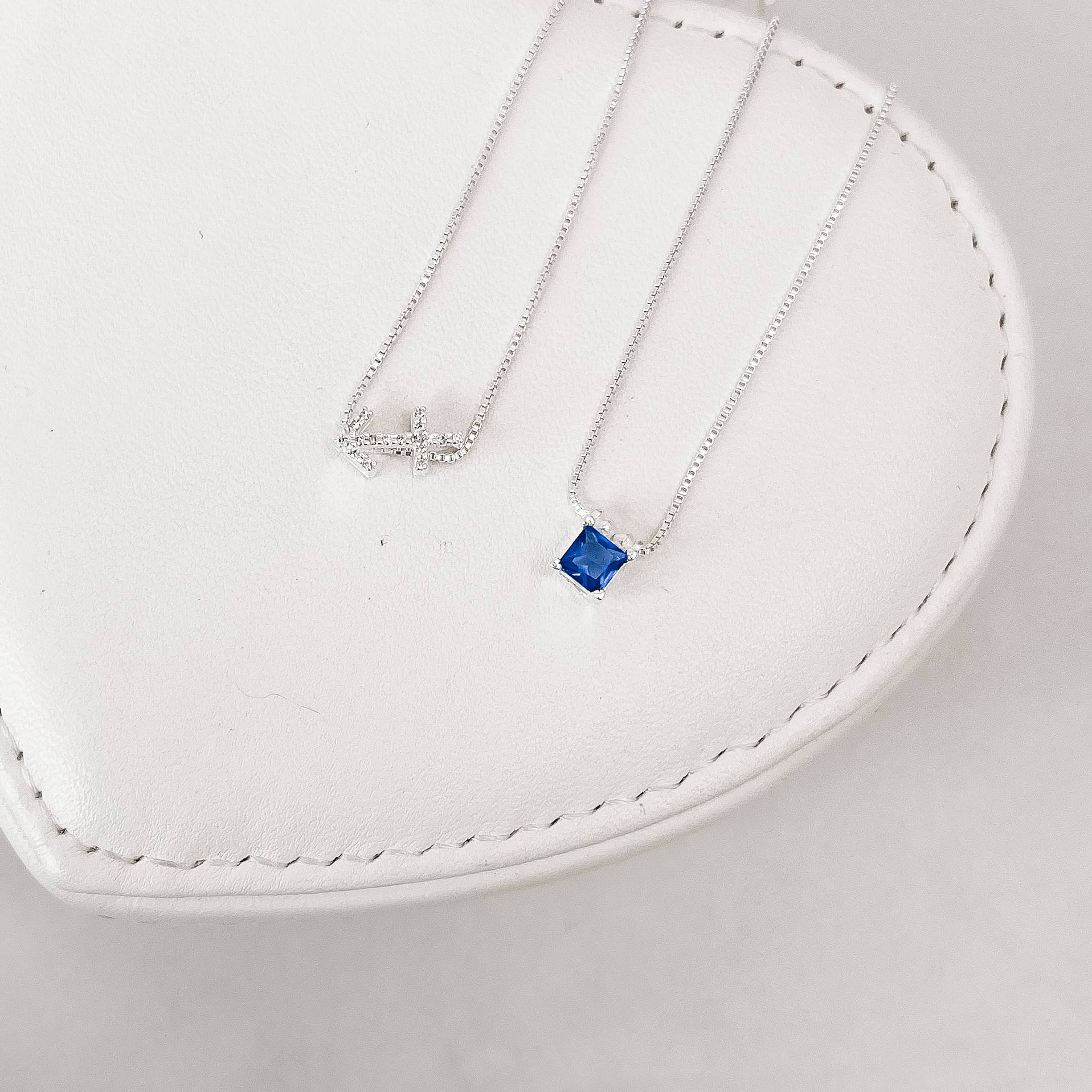 Imagem Escapulário signo Sagitário cravejado passante e zircônia quadrada azul escuro 60cm