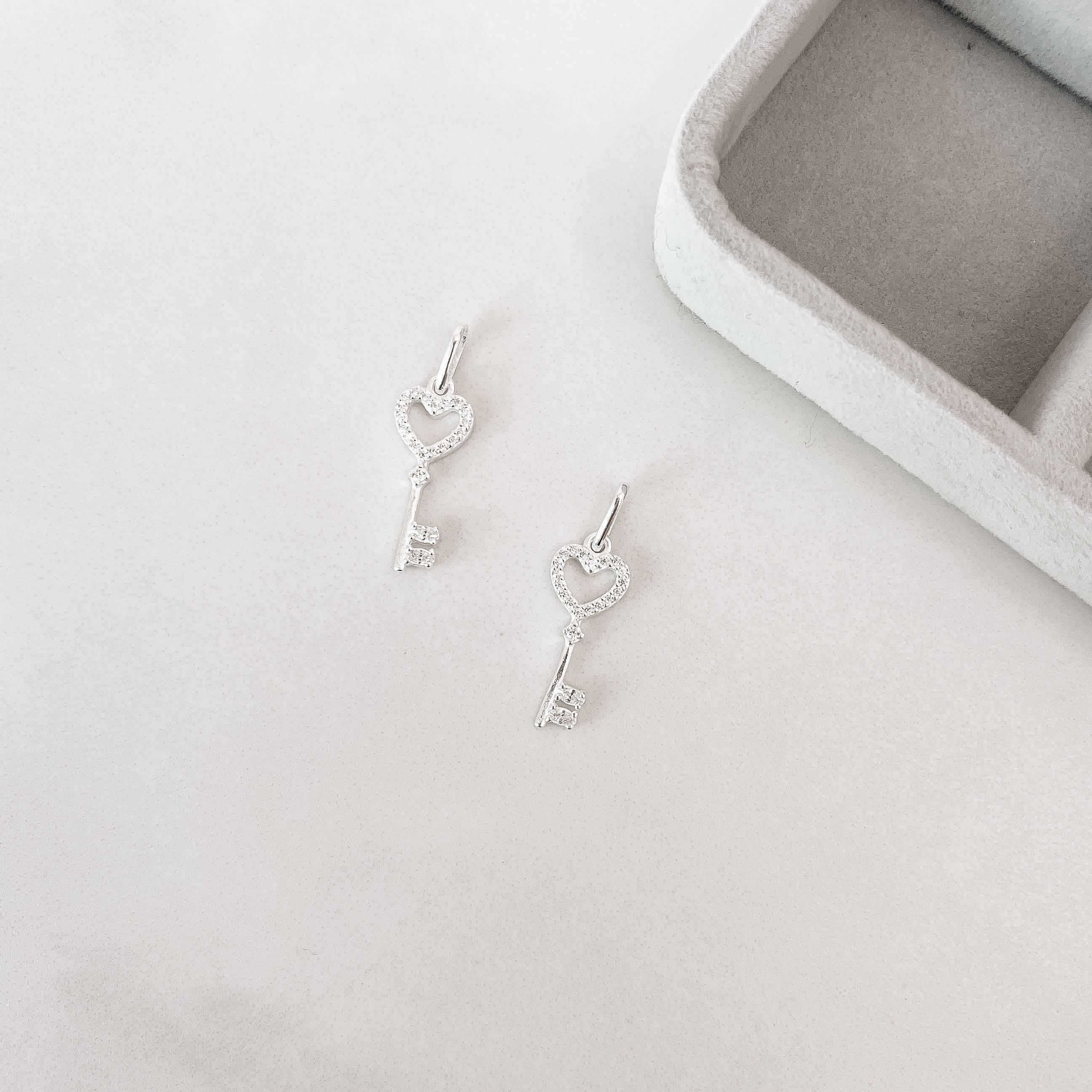 Imagem Secundária Pingente chave coração cravejado 19mm