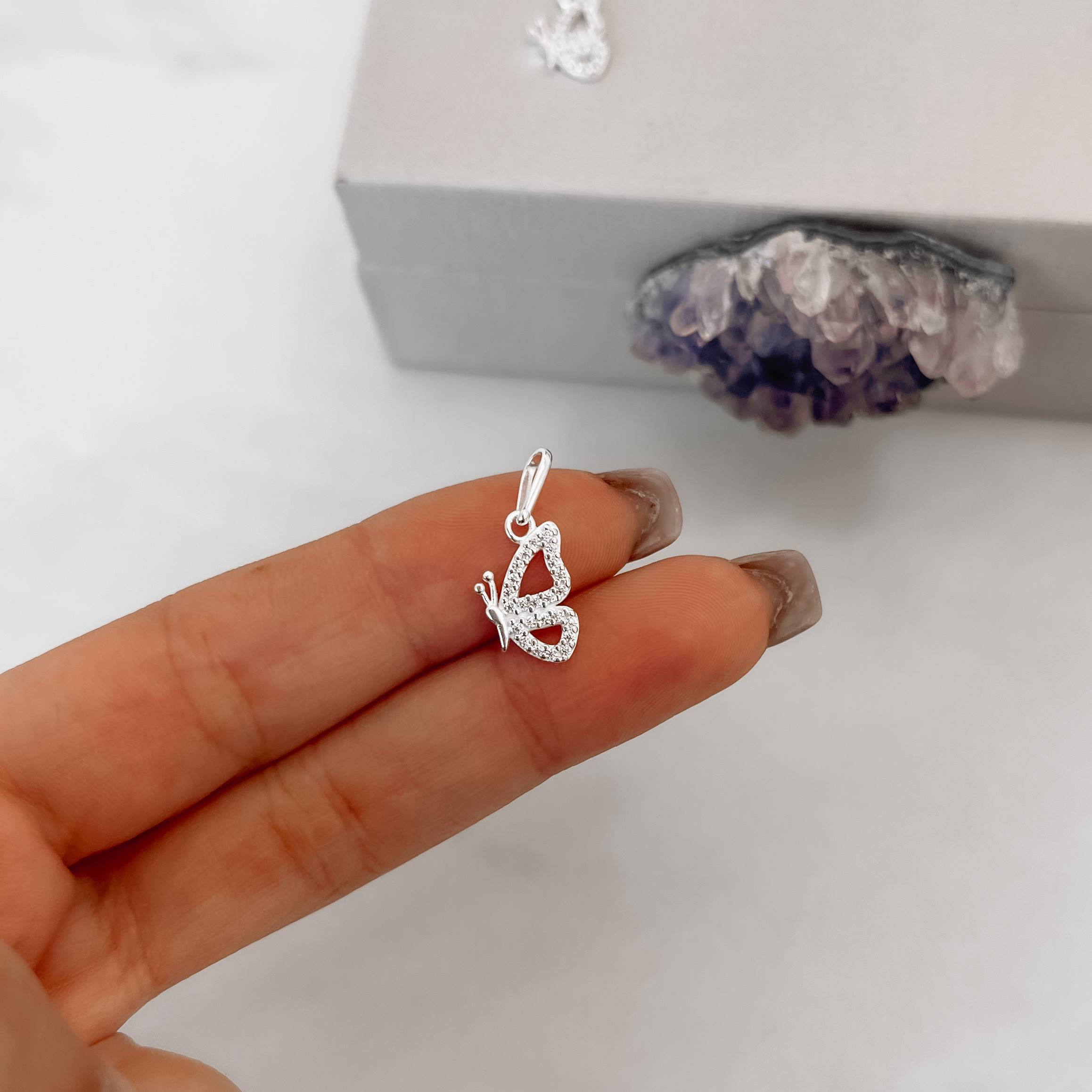 Pingente borboleta cravejada 12mm