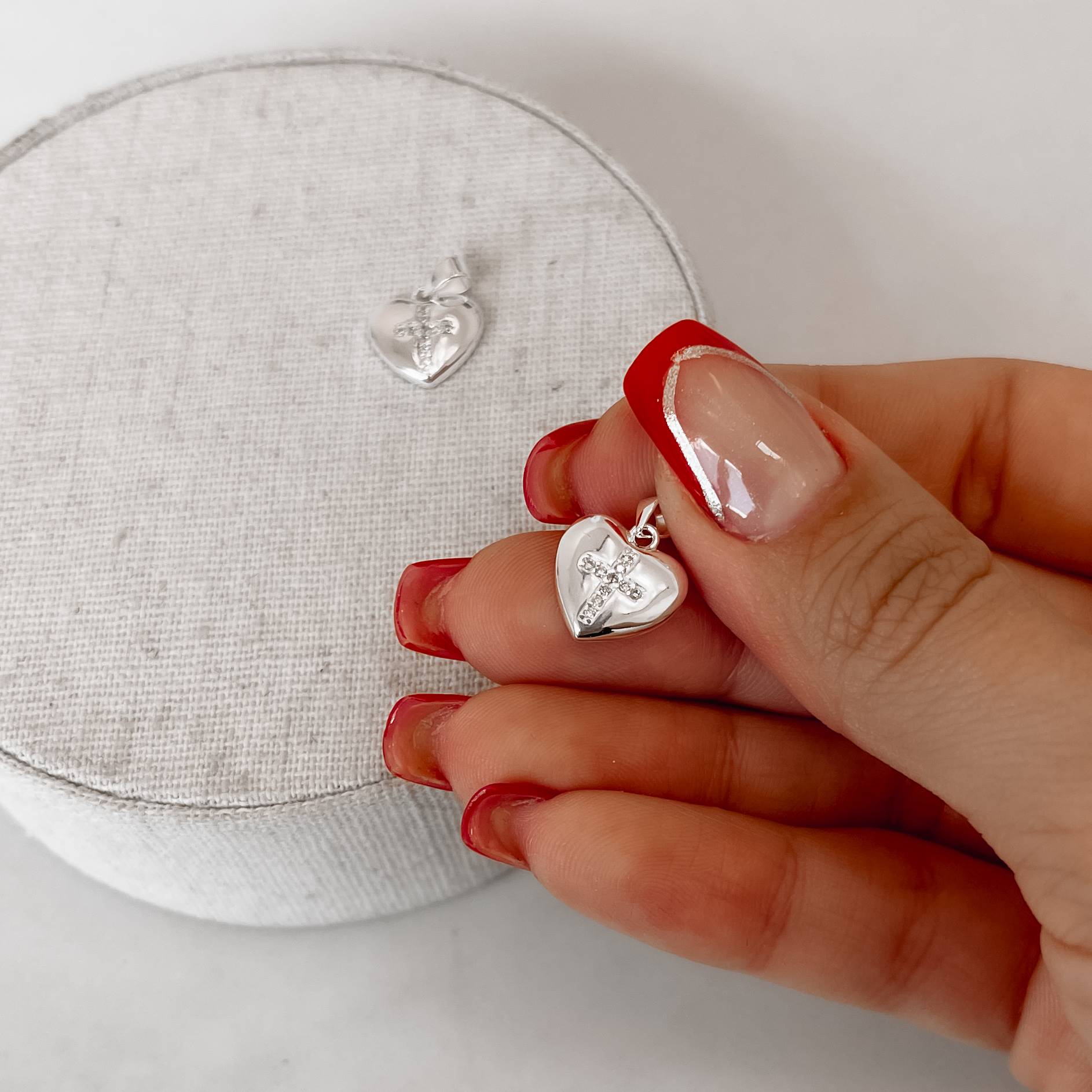 Imagem Pingente coração com cruz cravejada 11mm