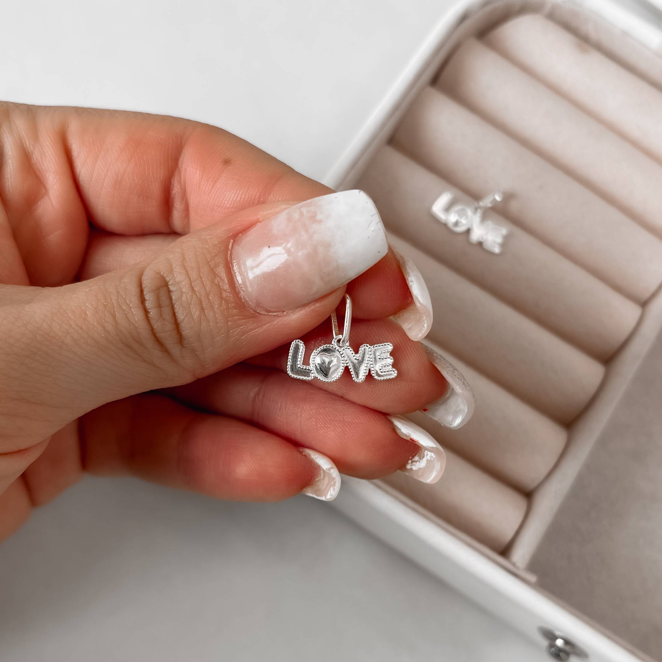 Imagem Secundária Pingente love desenhado 15mm