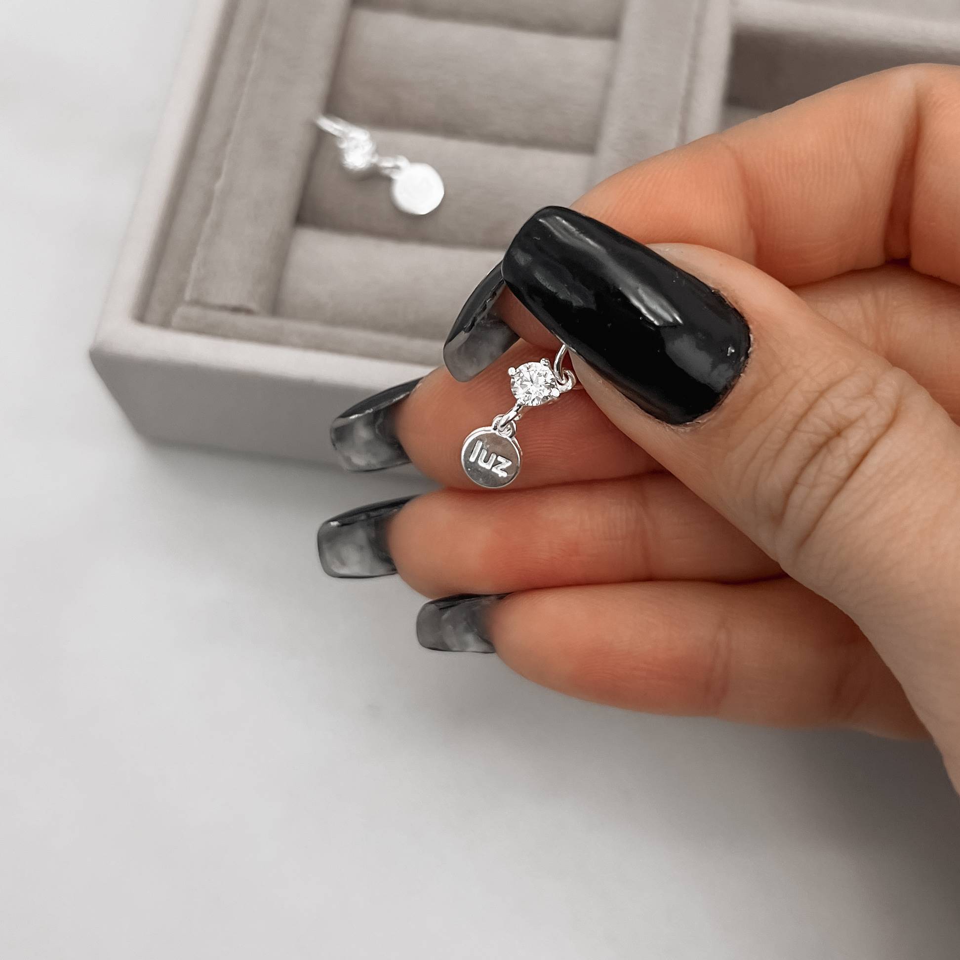 Imagem Secundária Pingente zircônia cristal 4mm com placa escrito luz 6mm