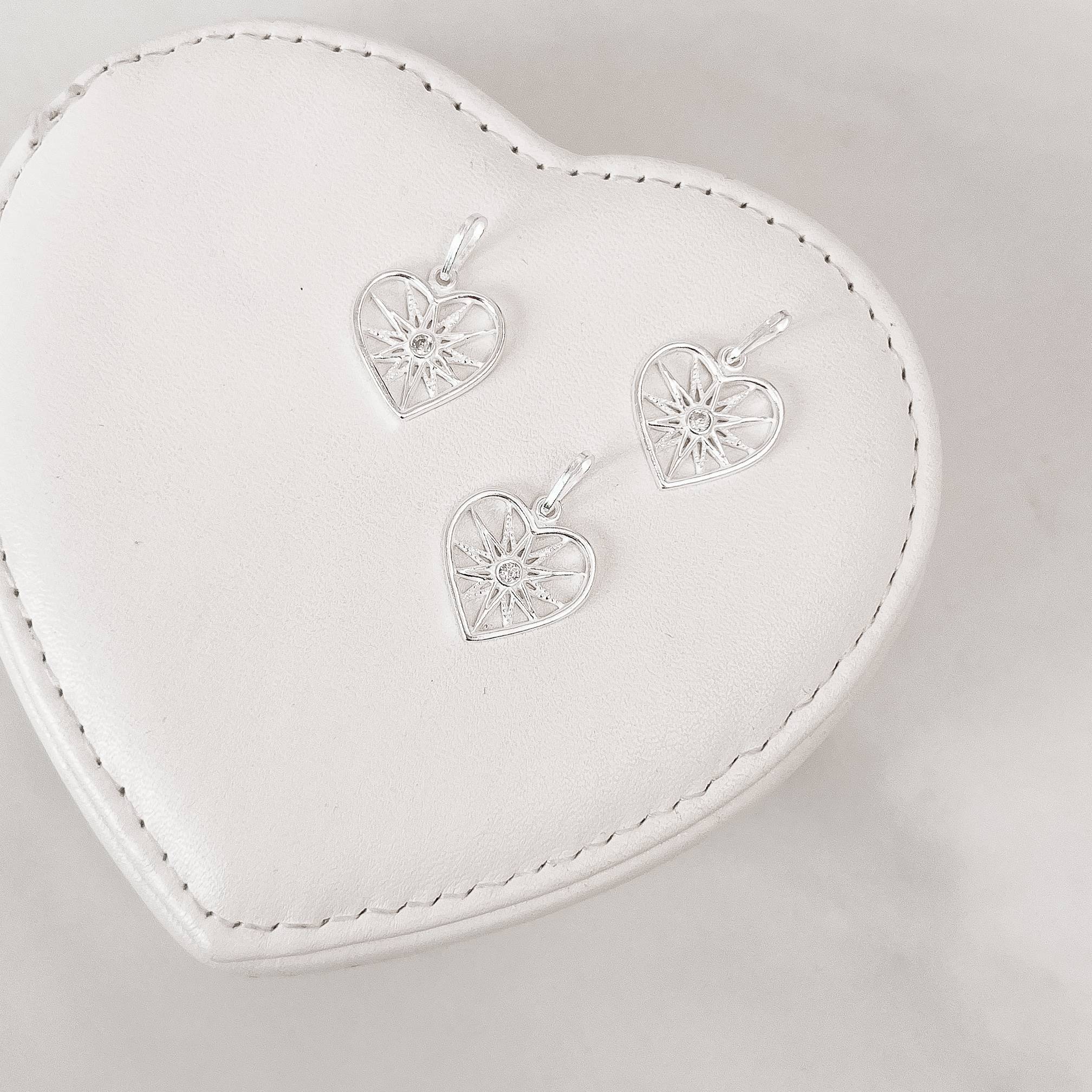 Pingente coração com estrela 15mm