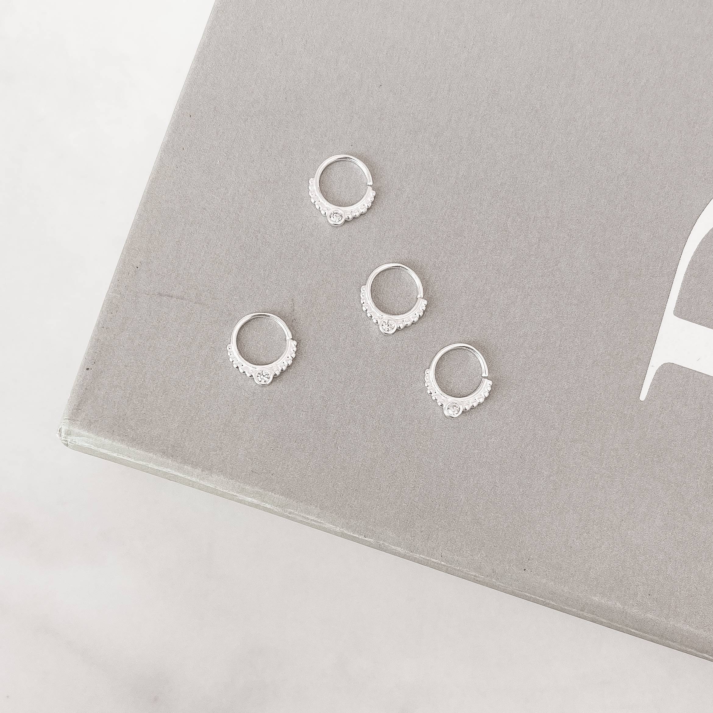 Piercing rendado 1 zircônia 9mm orelha esquerda