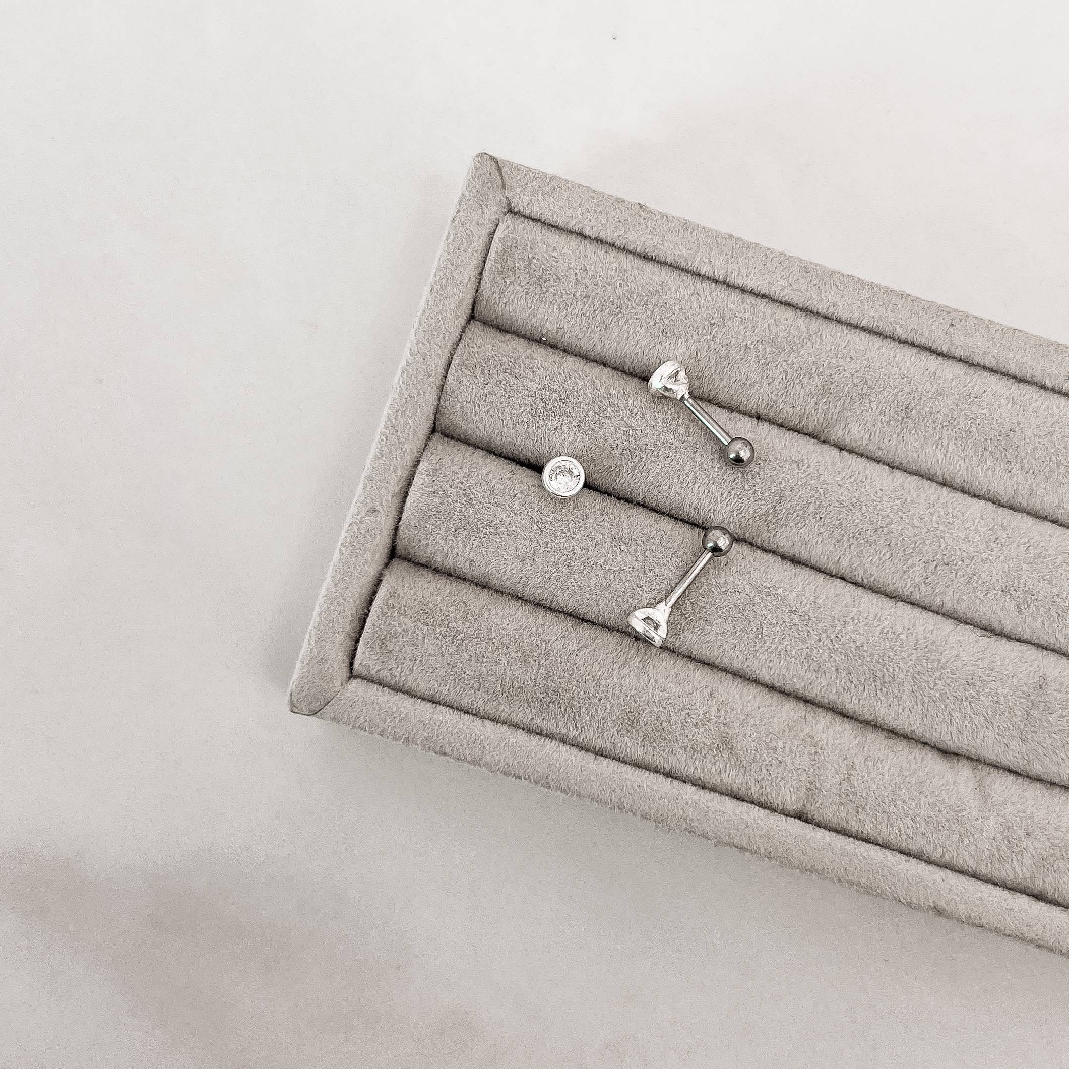 Imagem Piercing haste zircônia embutida 4mm