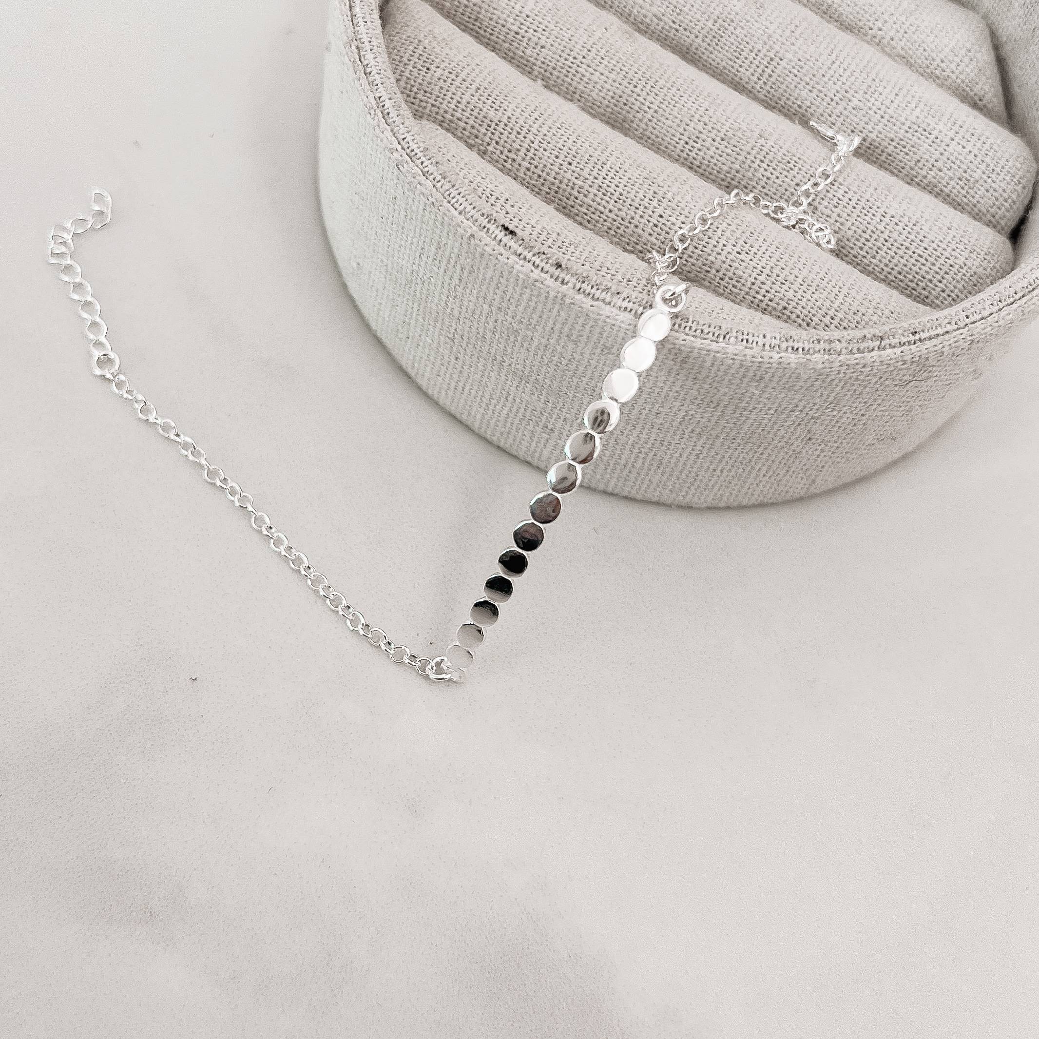 Imagem Secundária Pulseira entremeio fio rígido círculos