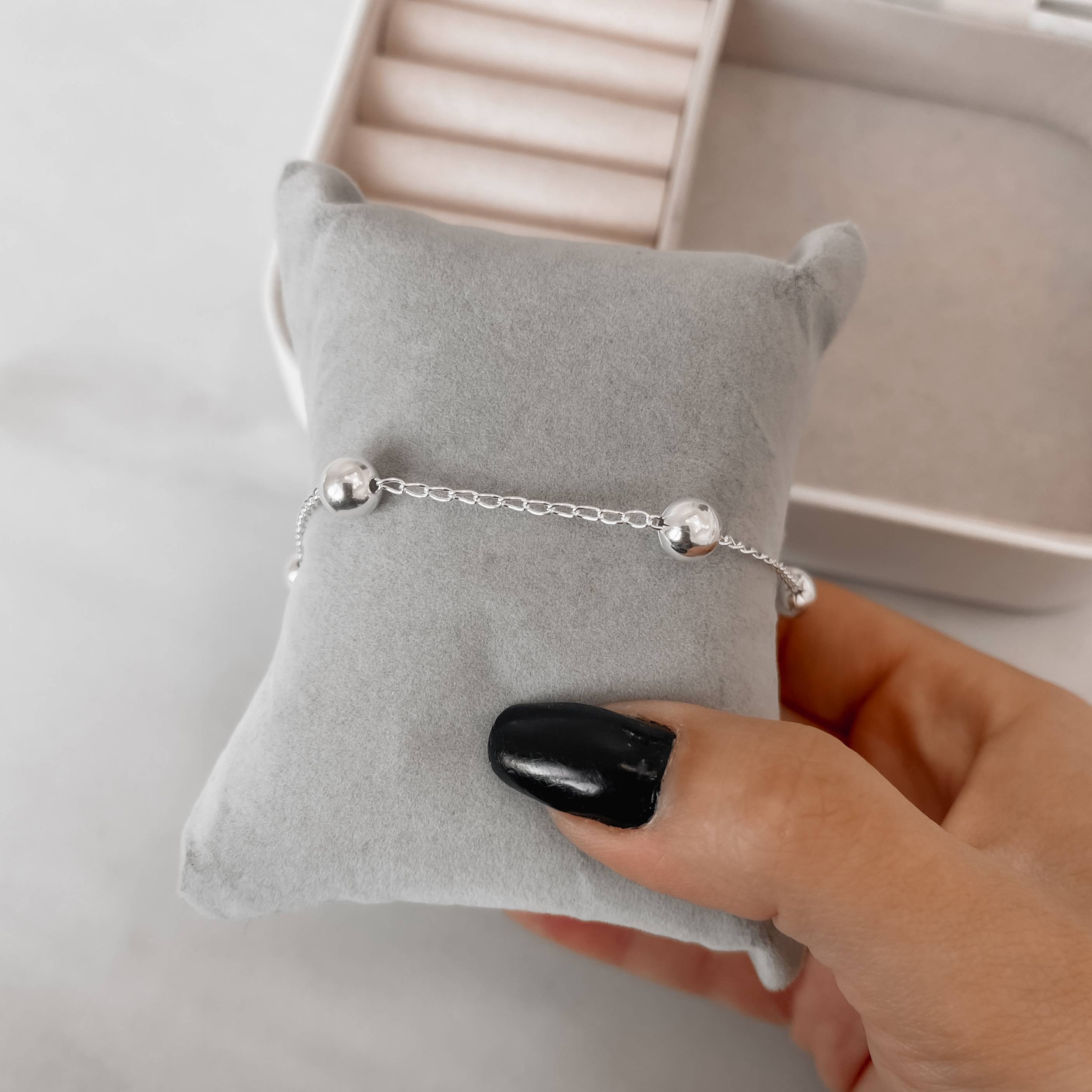 Imagem Pulseira bolas 7mm corrente cadeado