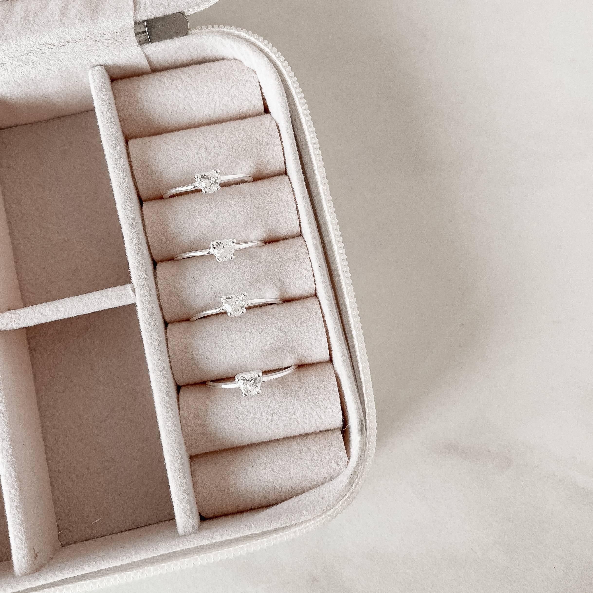 Imagem Secundária Anel solitário zircônia coração