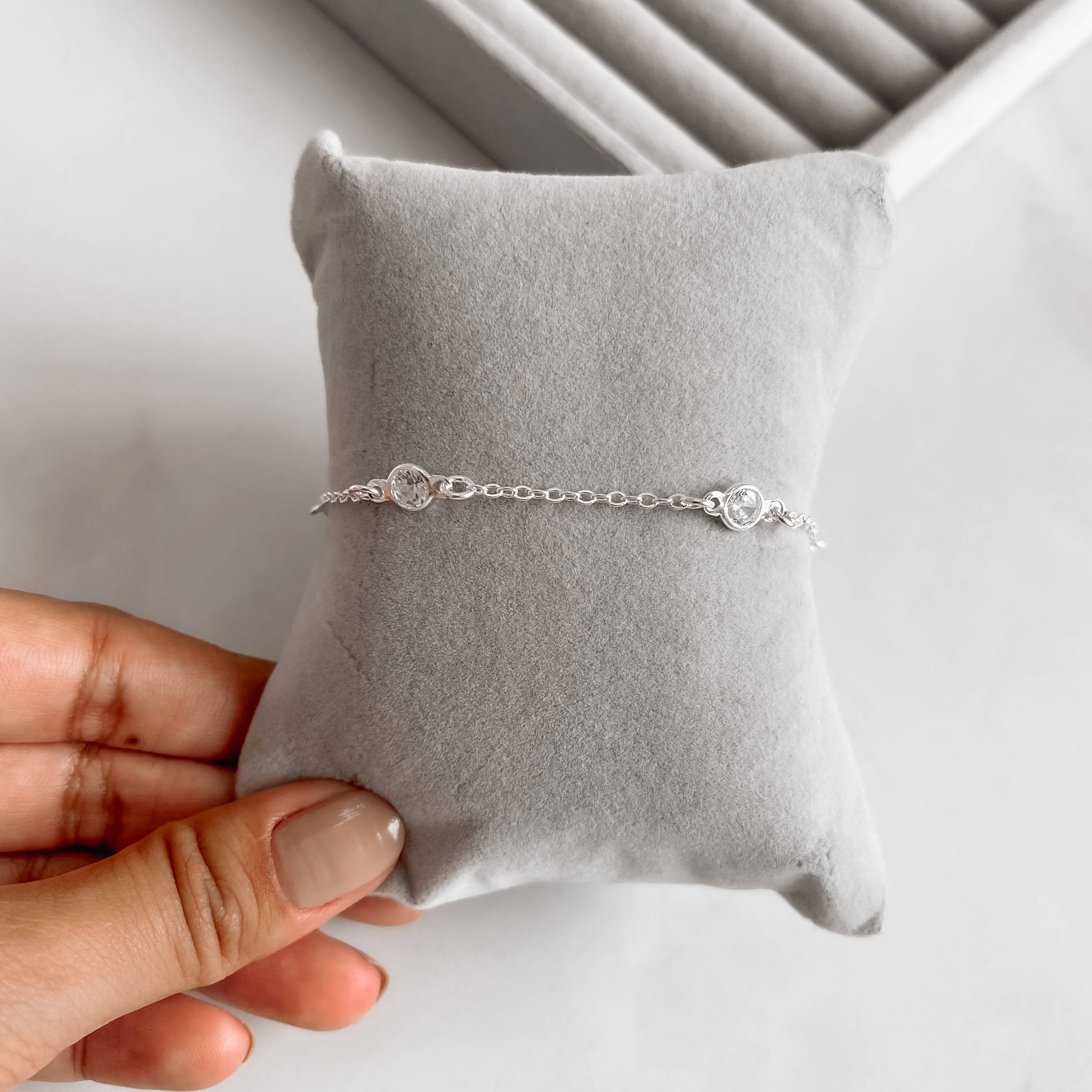 Imagem Secundária Pulseira entremeios zircônias cristal 5mm