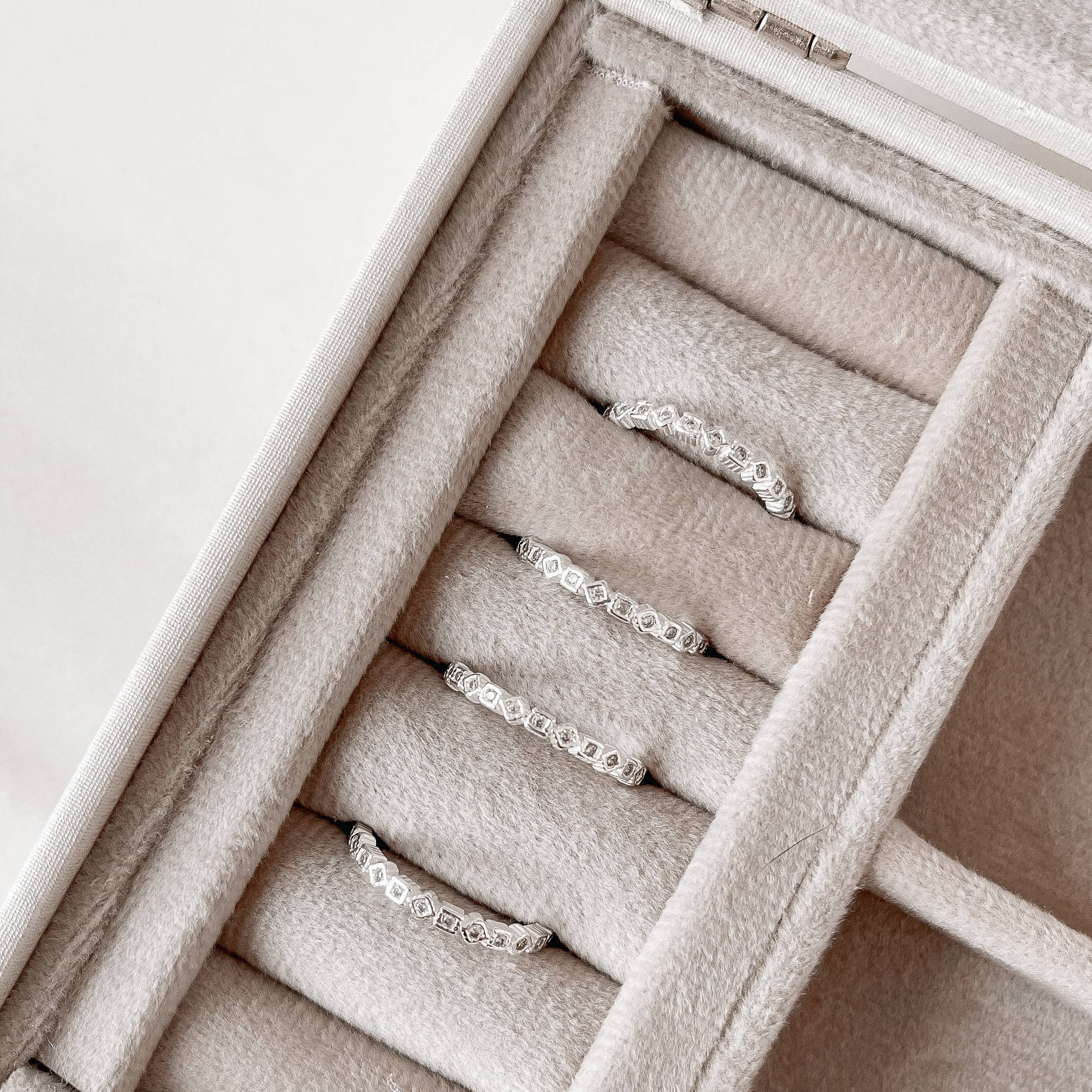 Imagem Secundária Anel geométrico mini losango e quadrado cravejado