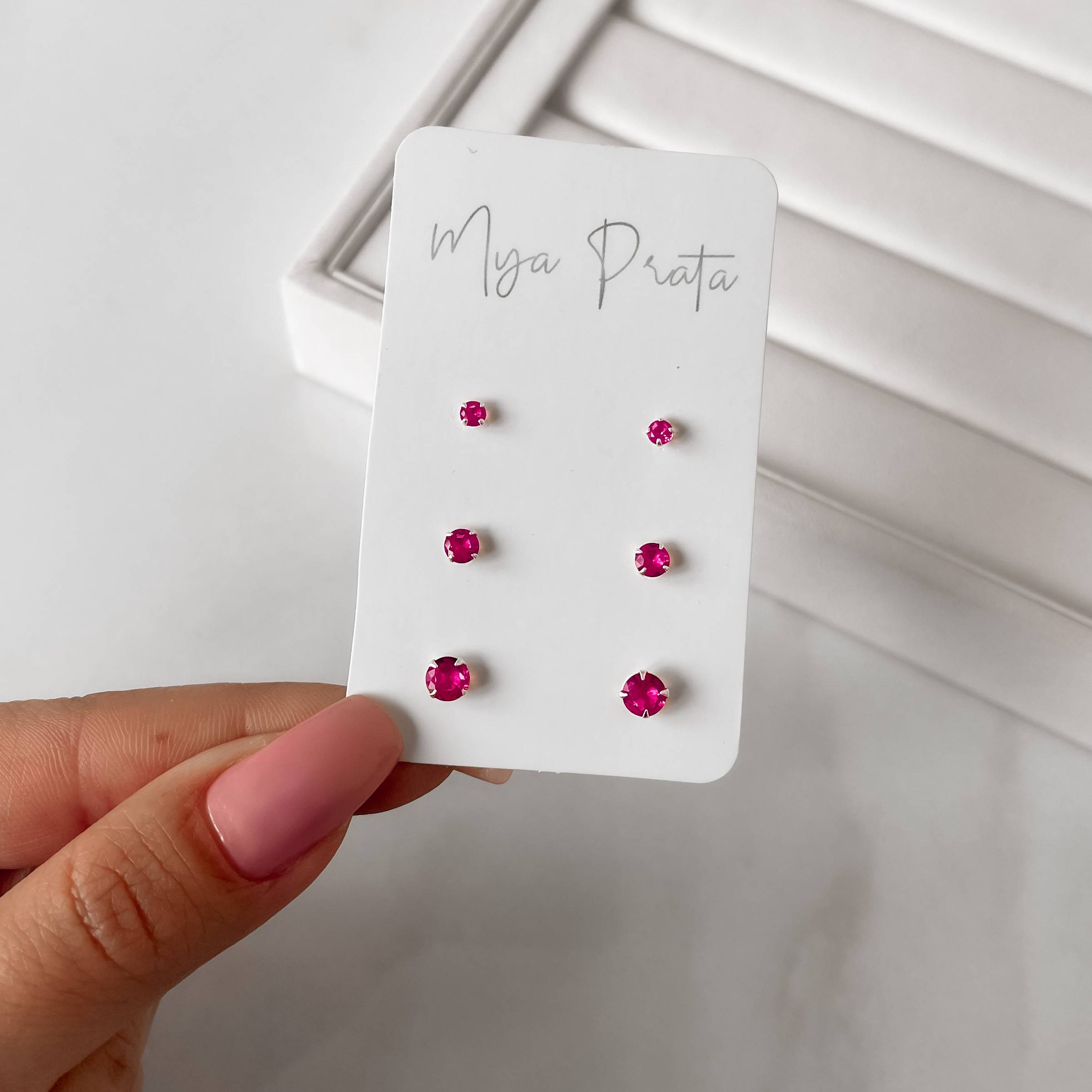 Imagem Secundária Trio zircônia redonda 3, 4 e 5mm cereja