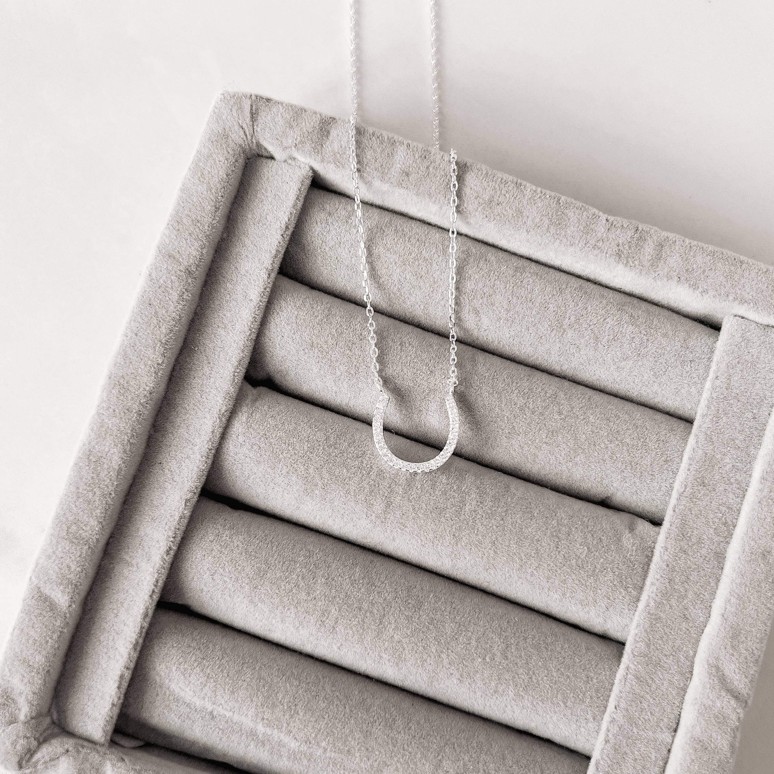 Imagem Secundária Colar ferradura toda cravejada 15mm corrente cadeado 40+5cm