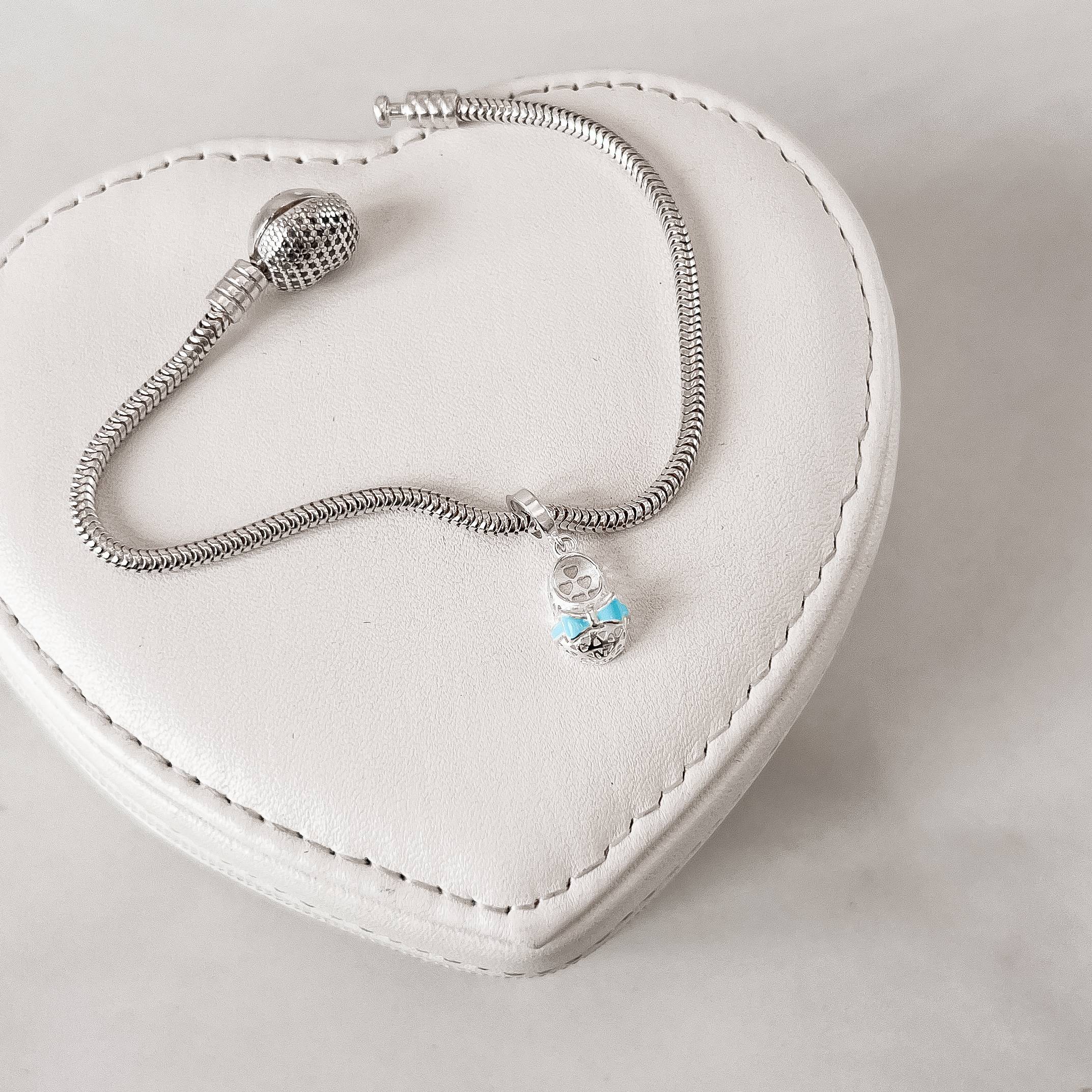 Berloque pingente sapatinho 3D 13mm resina azul claro