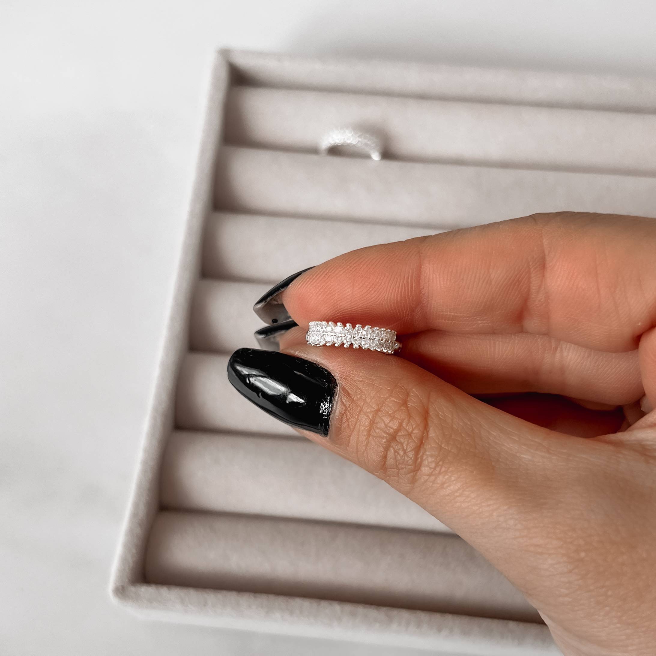 Piercing conch duplo cravejado haste