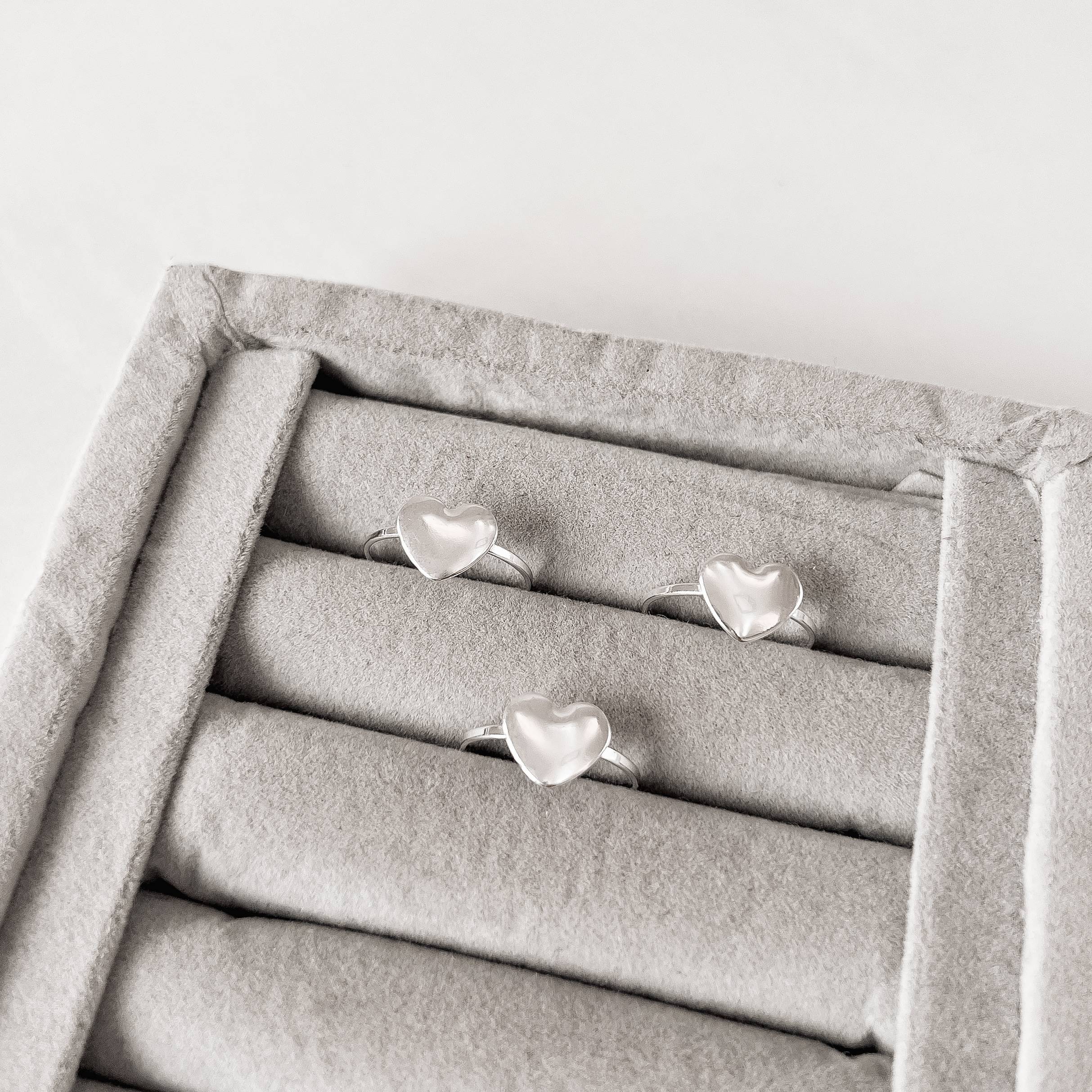 Anel fino coração 10mm