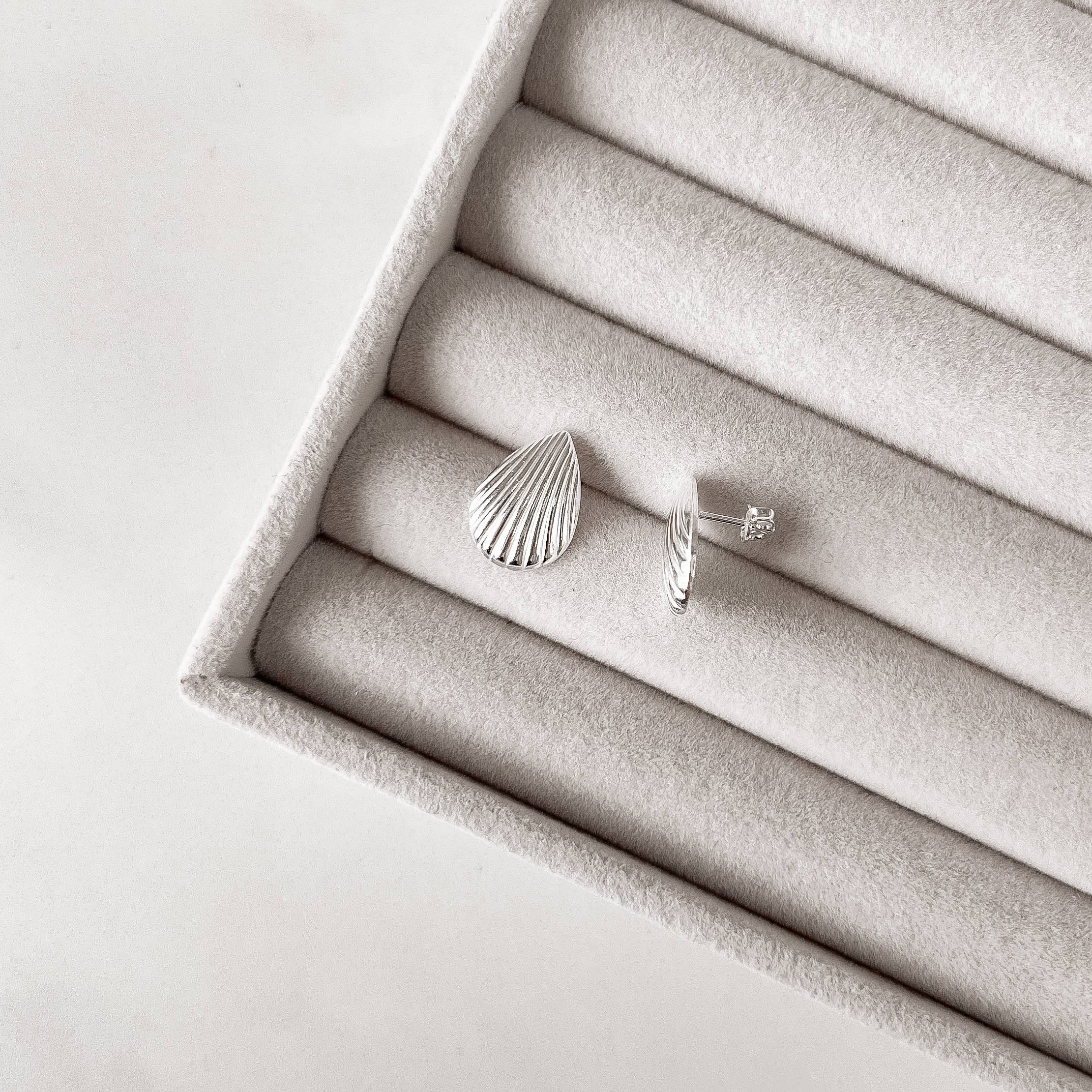 Brinco gota com vinco 16mm