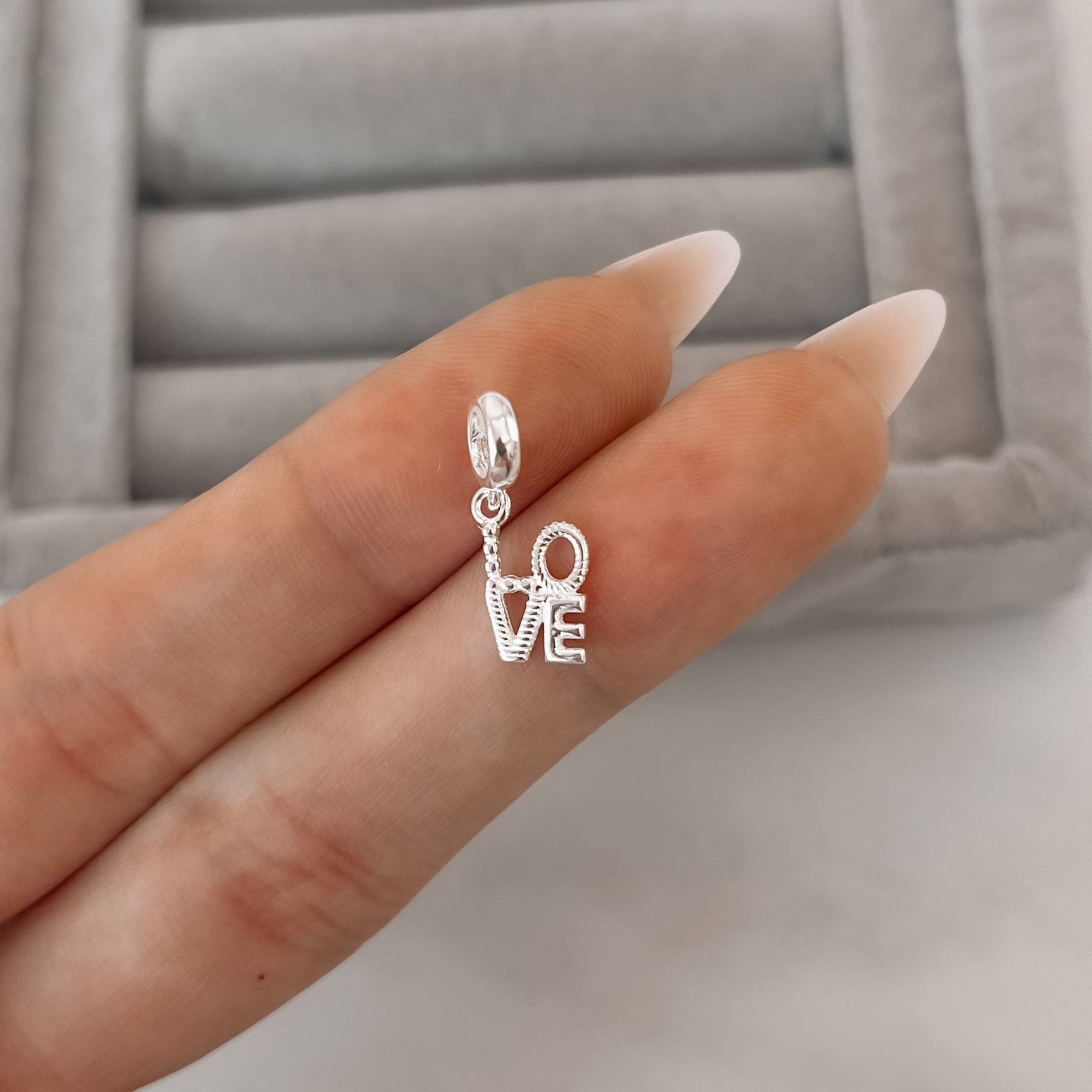 Imagem Secundária Berloque pingente love 9mm