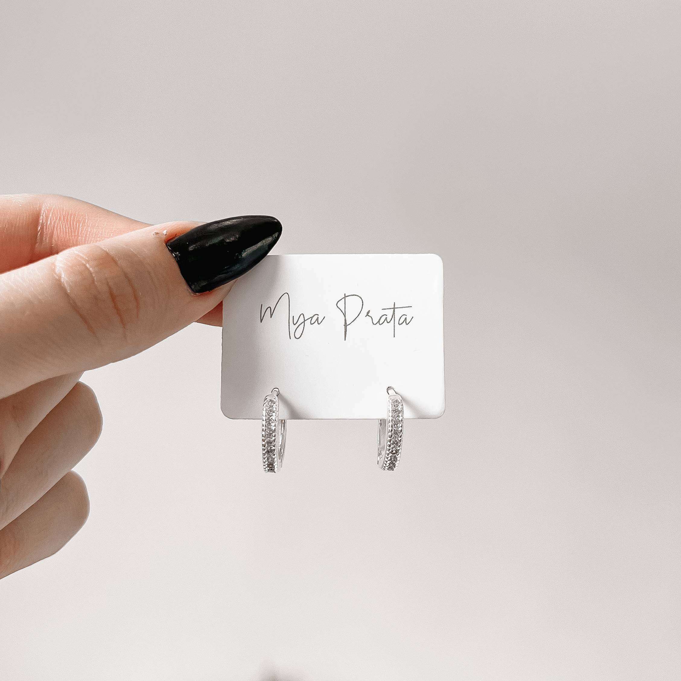 Argola redonda click 15mm cravejada