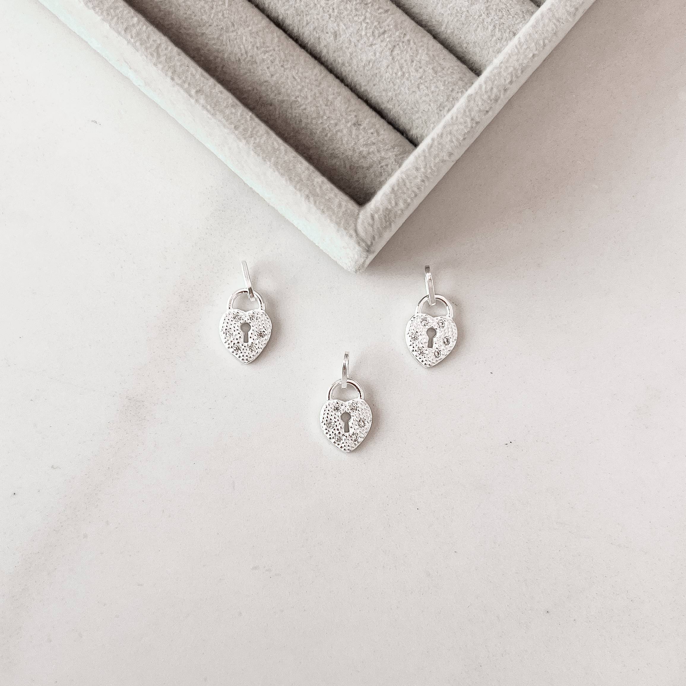 Imagem Pingente cadeado coração cravejado 13mm