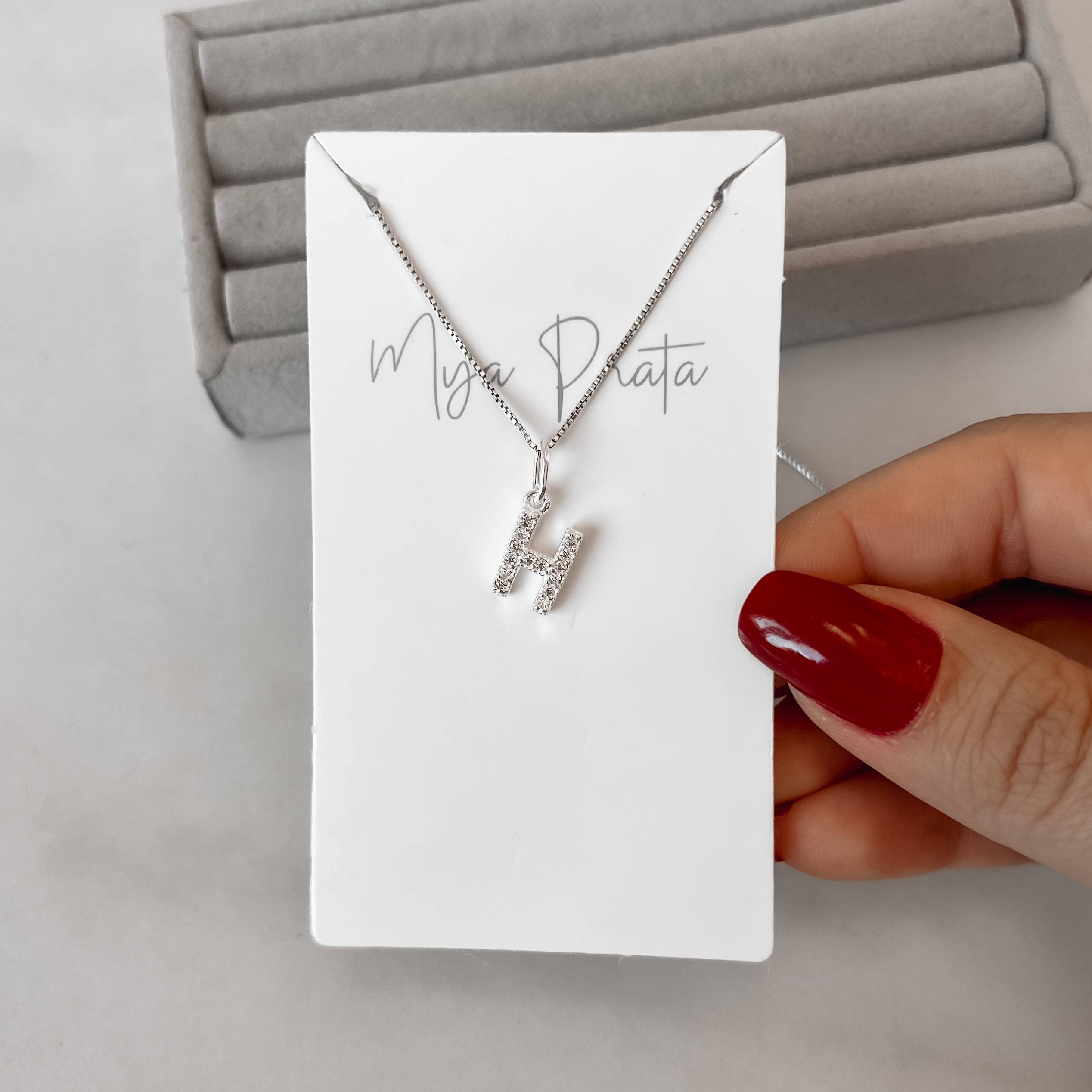 Imagem Colar pingente letra H cravejada 10mm 45cm