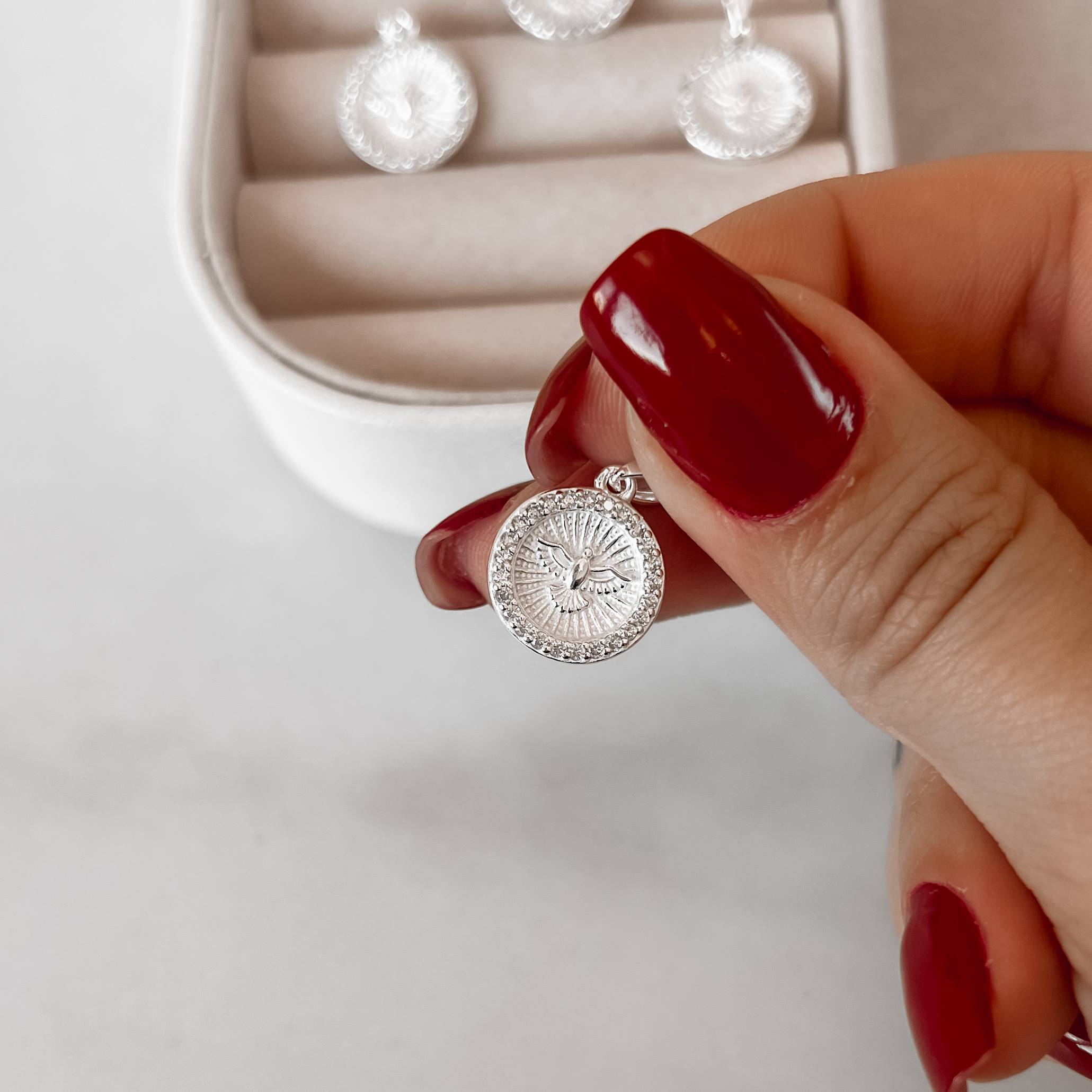 Pingente medalha Espírito Santo cravejada 13mm