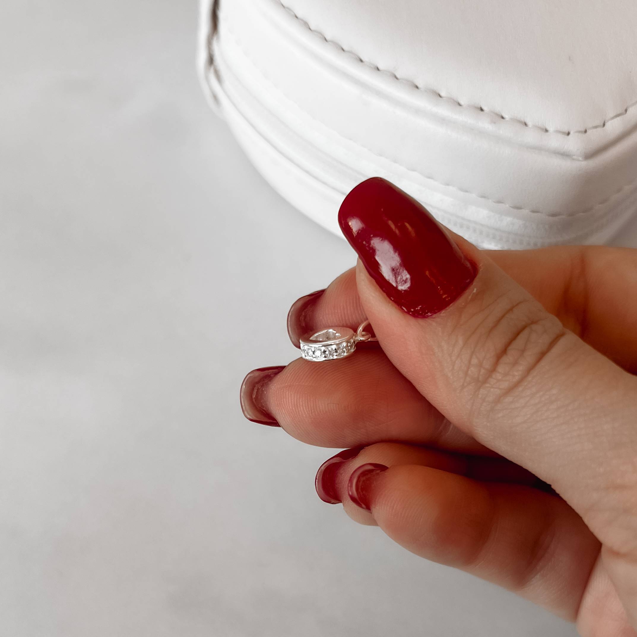 Imagem Secundária Pingente medalha coração vazado detalhe cravejado 8mm