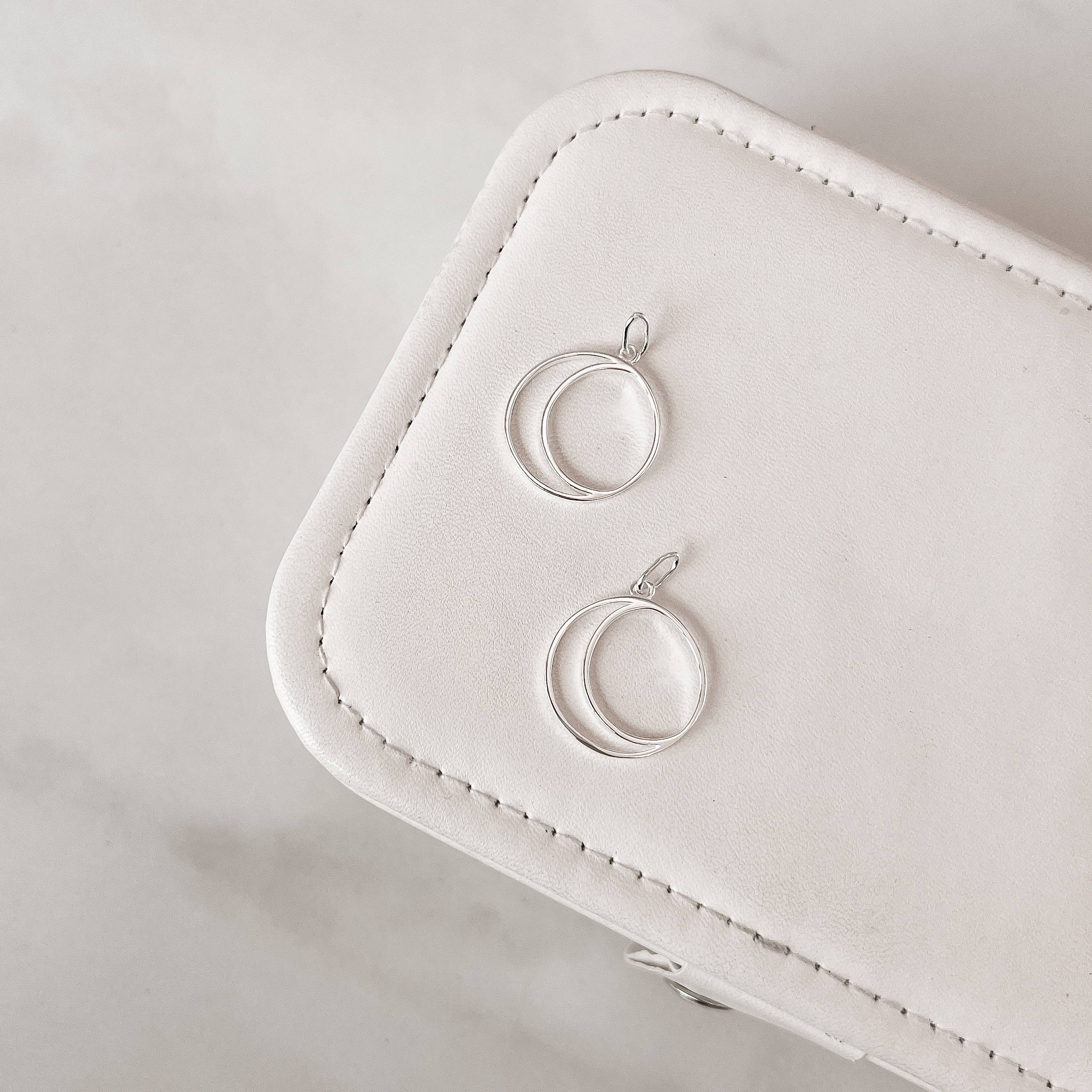 Imagem Secundária Pingente medalha lua vazada 20mm