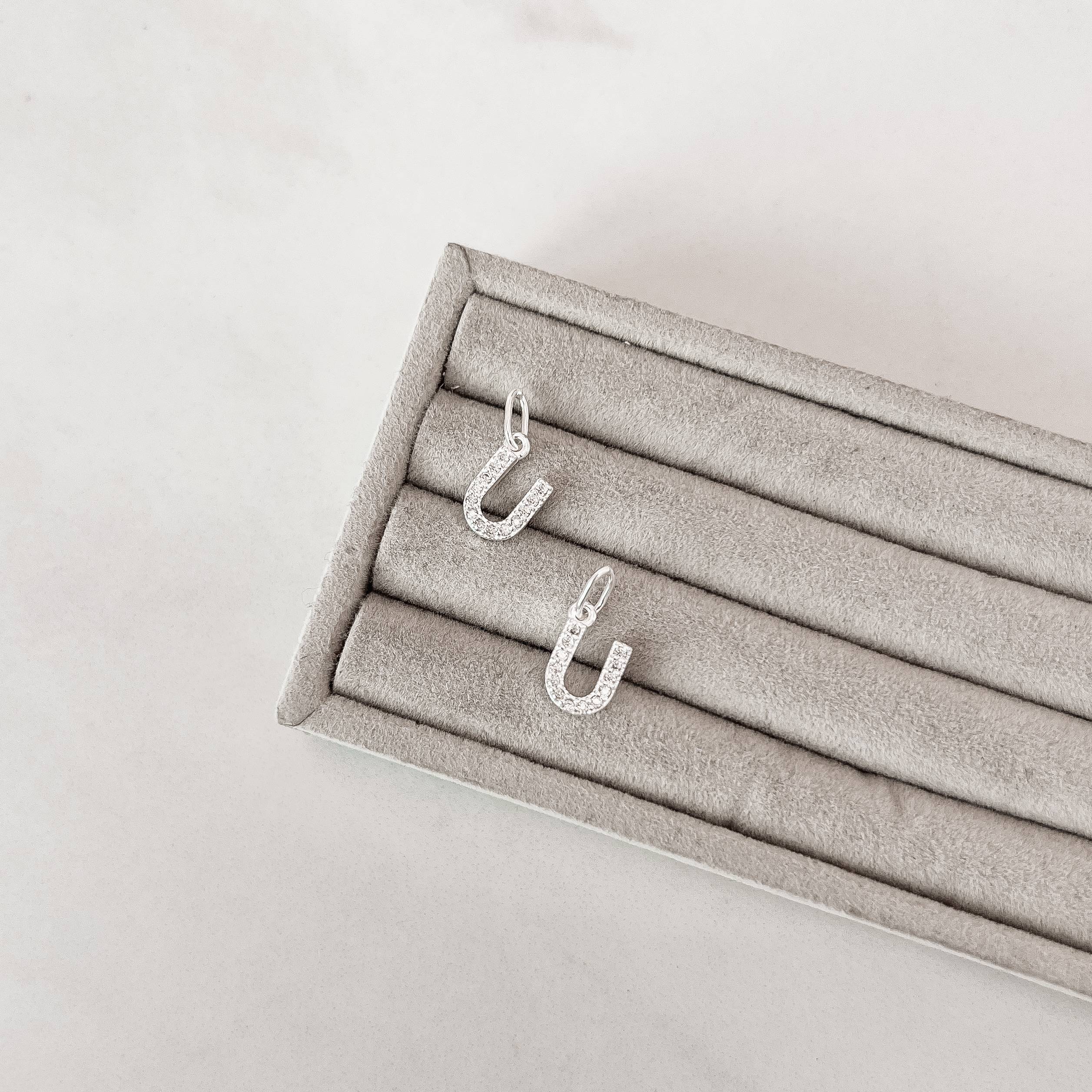 Imagem Secundária Pingente letra U cravejada 9mm