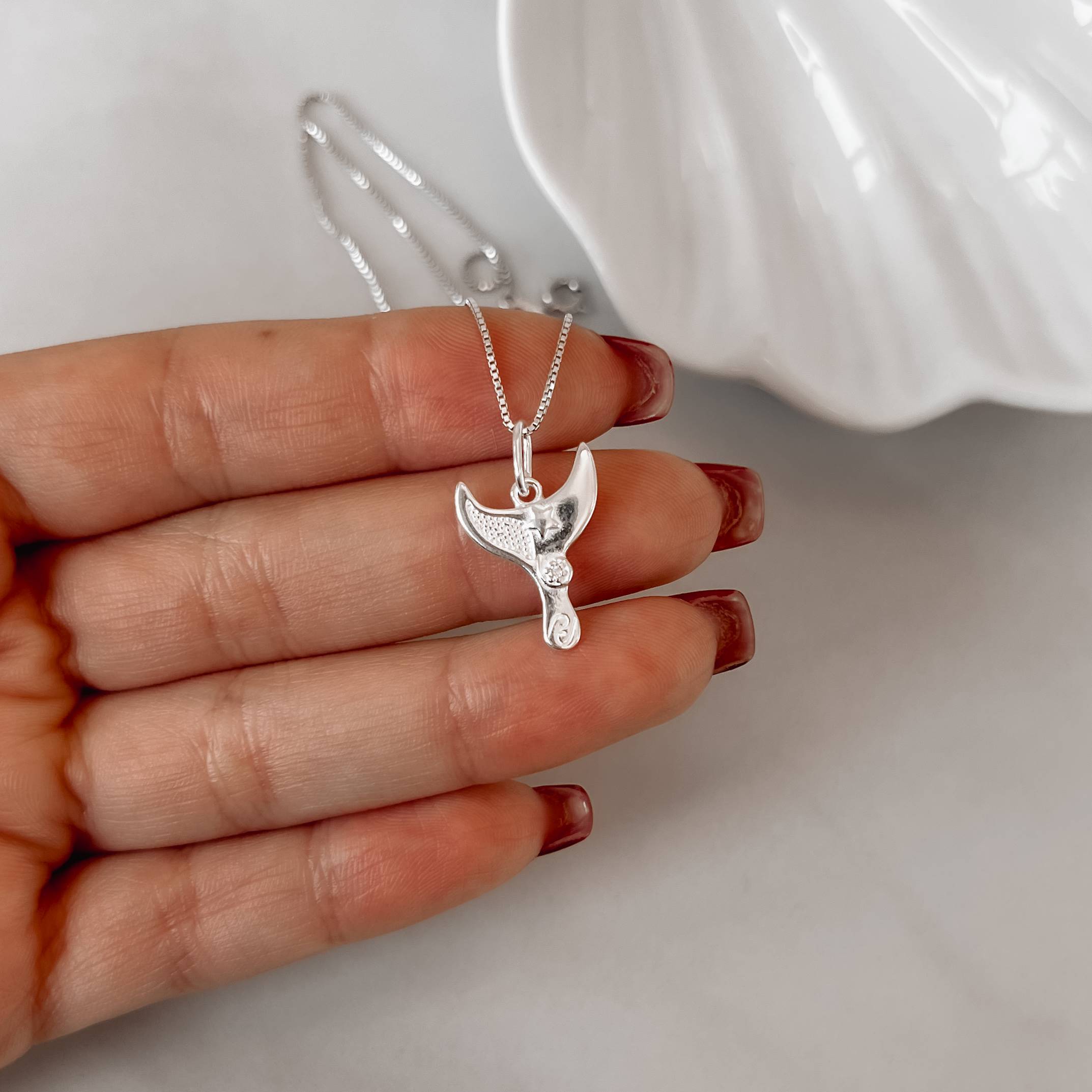 Imagem Secundária Colar pingente sereia desenhada 17mm 45cm