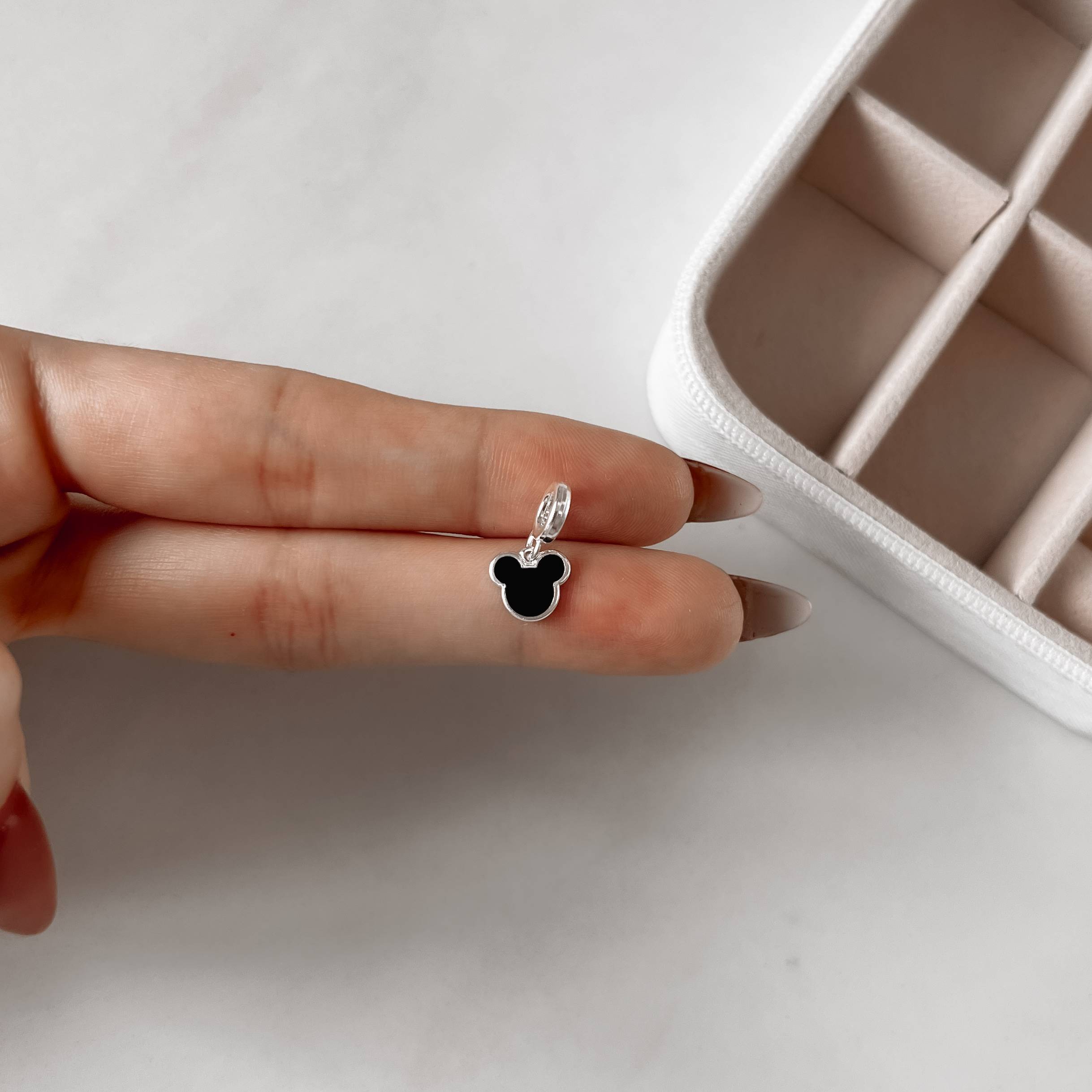 Imagem Secundária Berloque pingente Mickey resina 8mm