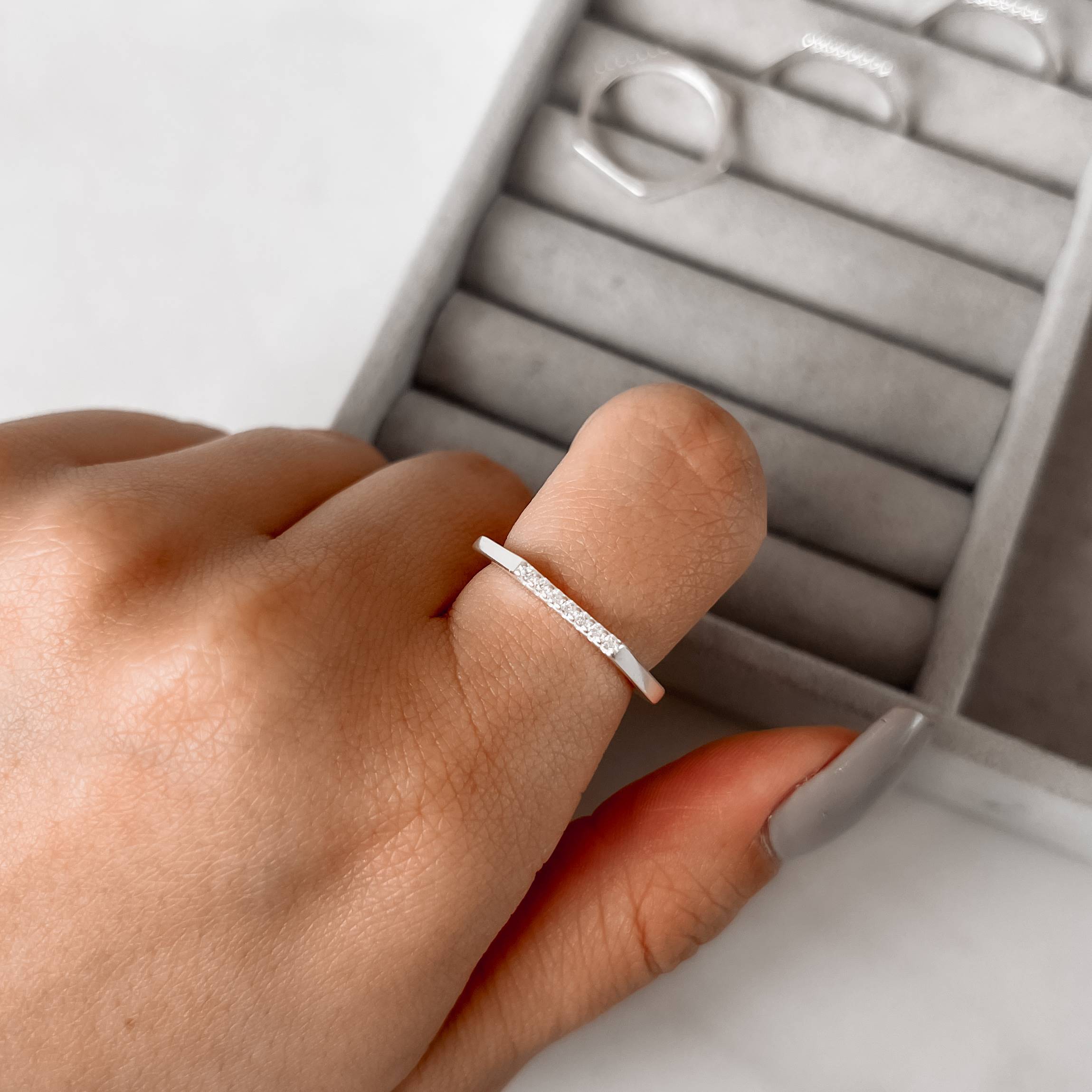 Imagem Secundária Anel hexágono detalhe cravejado