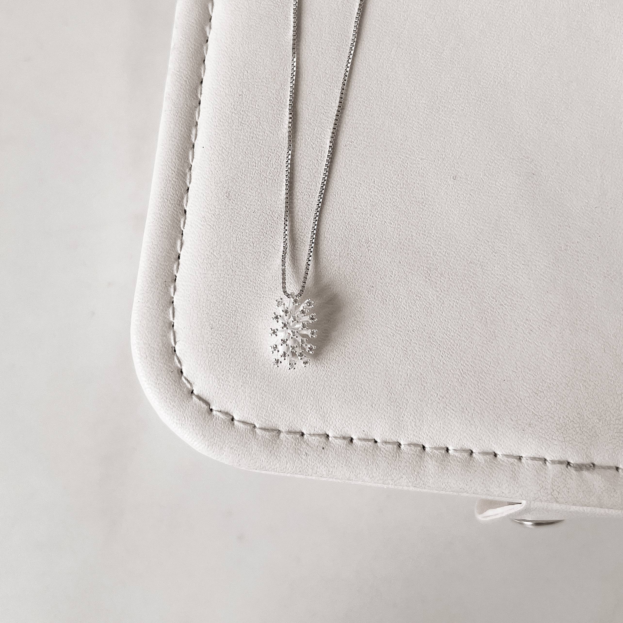 Imagem Secundária Colar pingente oval com zircônias 12mm 45cm